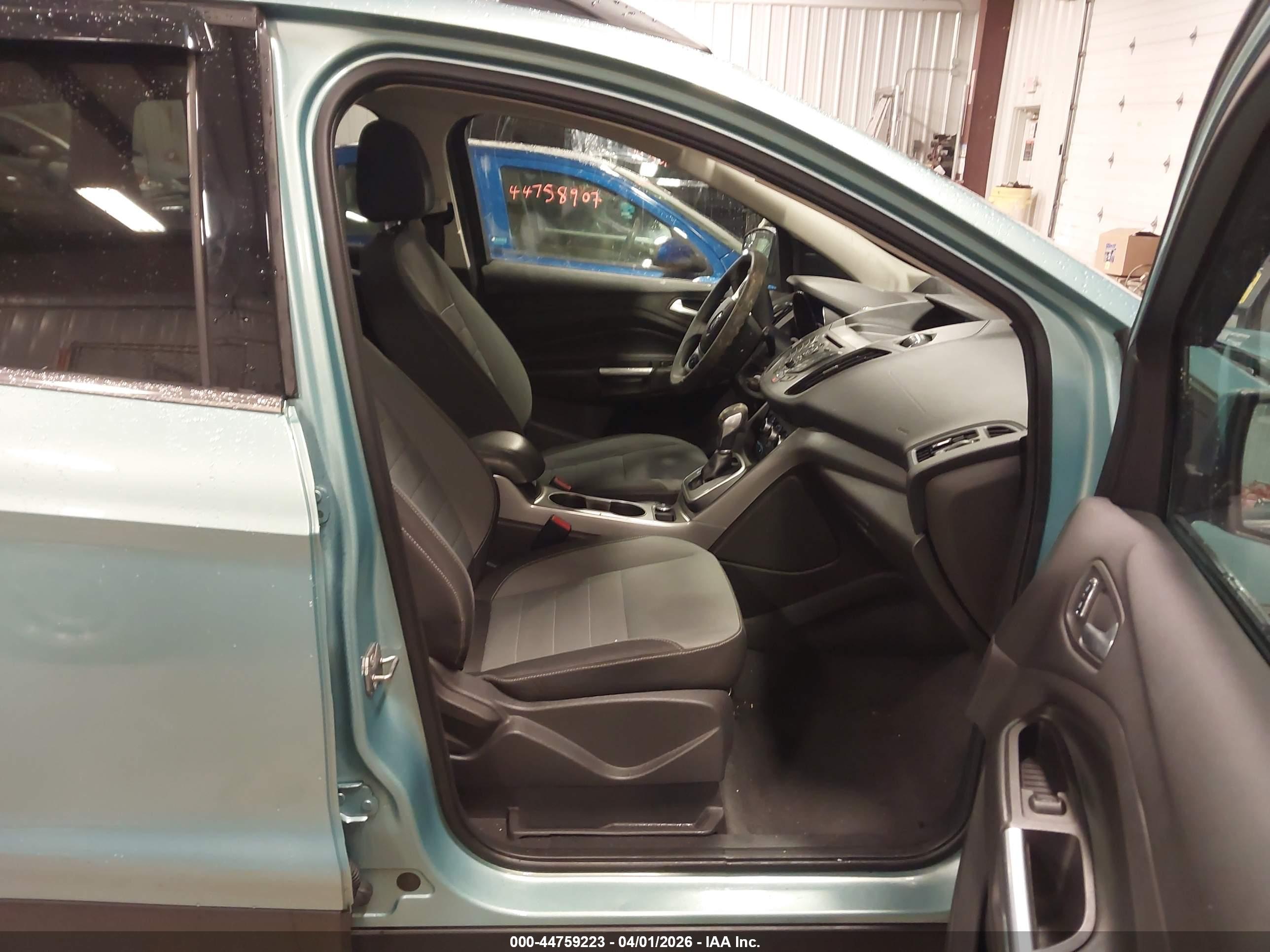 FORD ESCAPE image 5