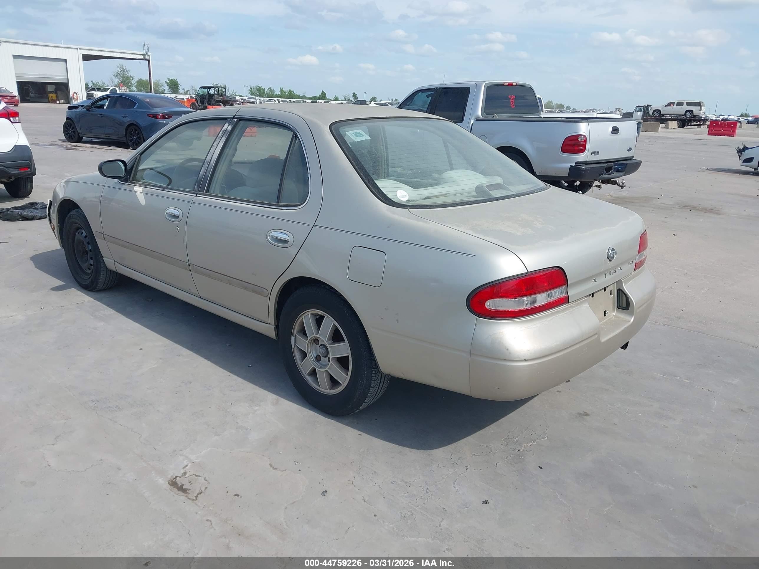 NISSAN ALTIMA image 3