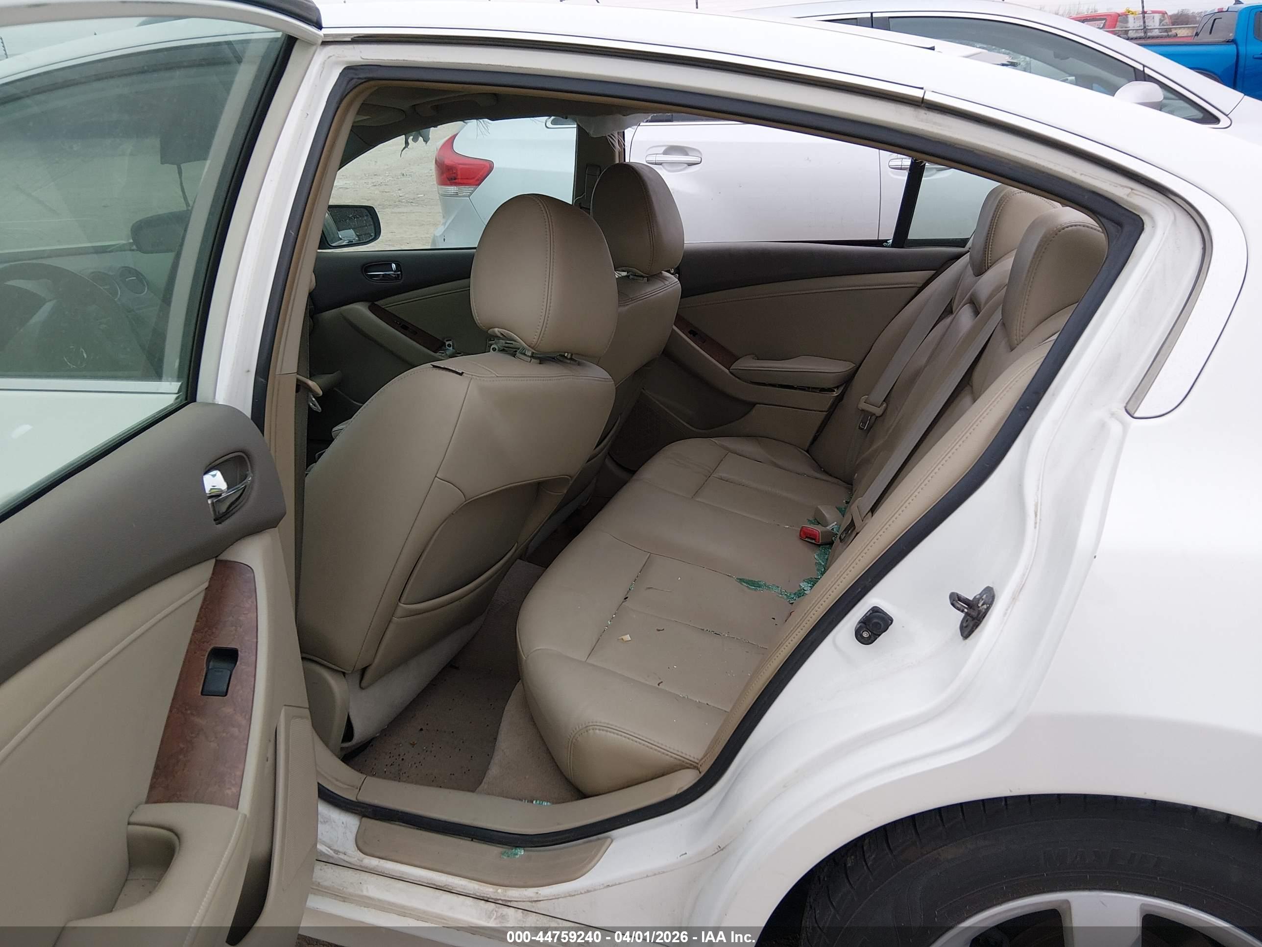 NISSAN ALTIMA image 8