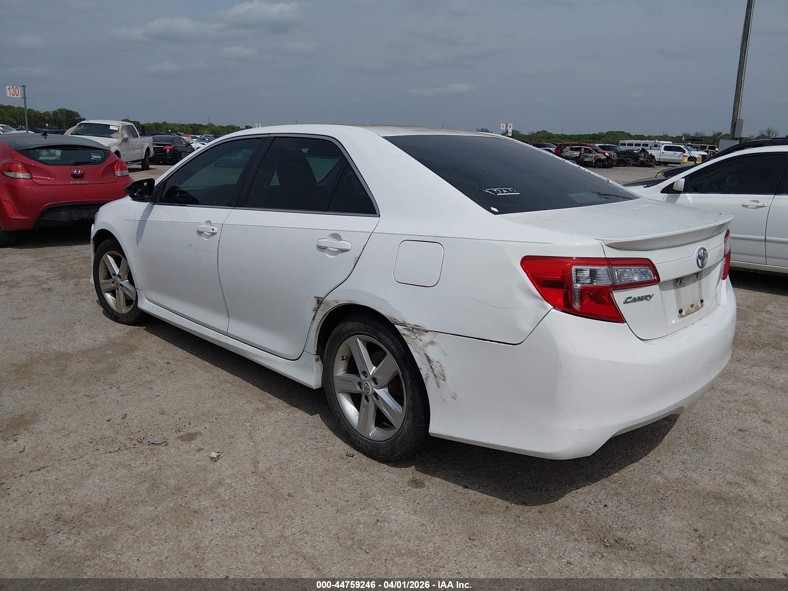 TOYOTA CAMRY image 3