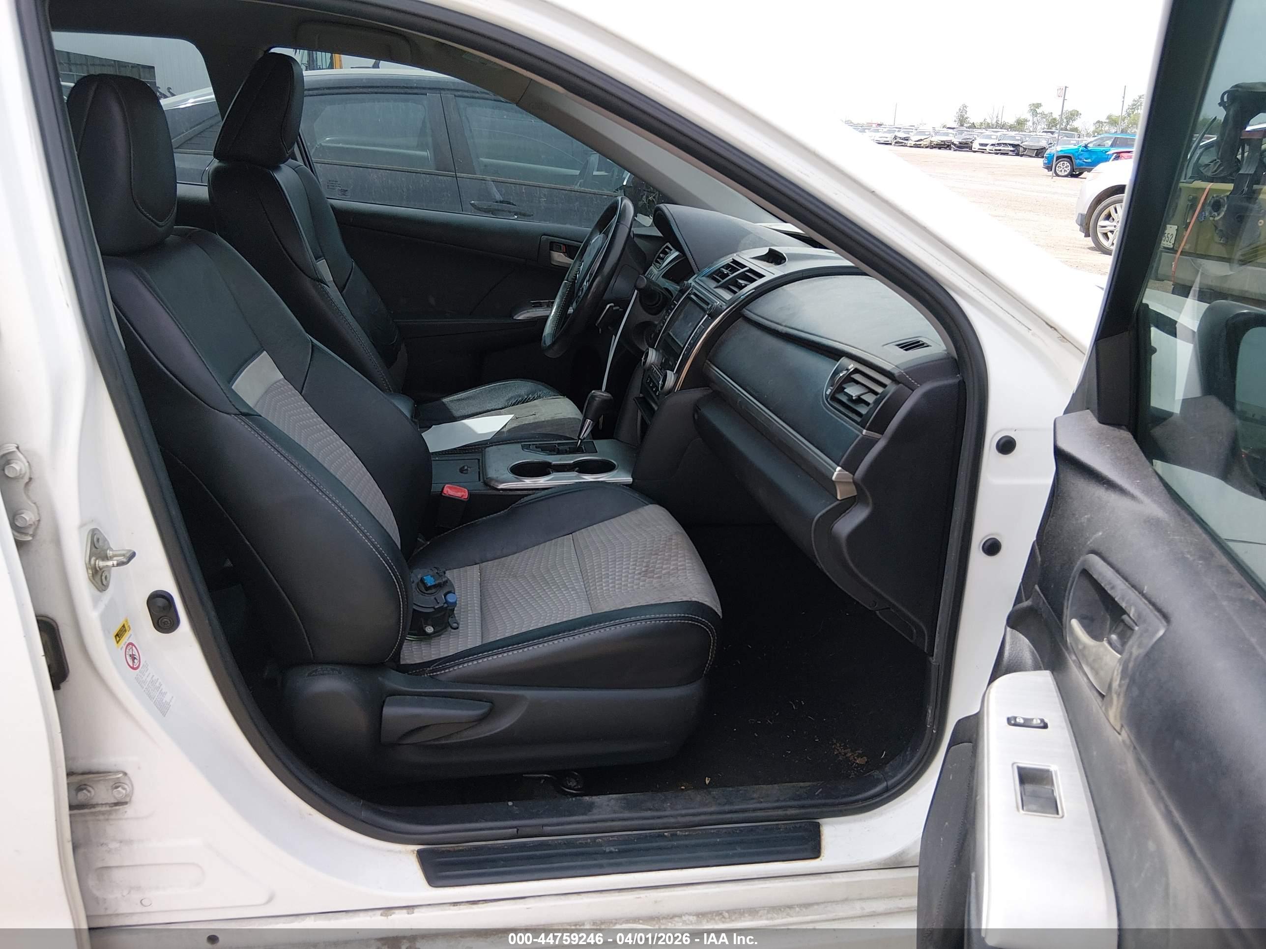 TOYOTA CAMRY image 5