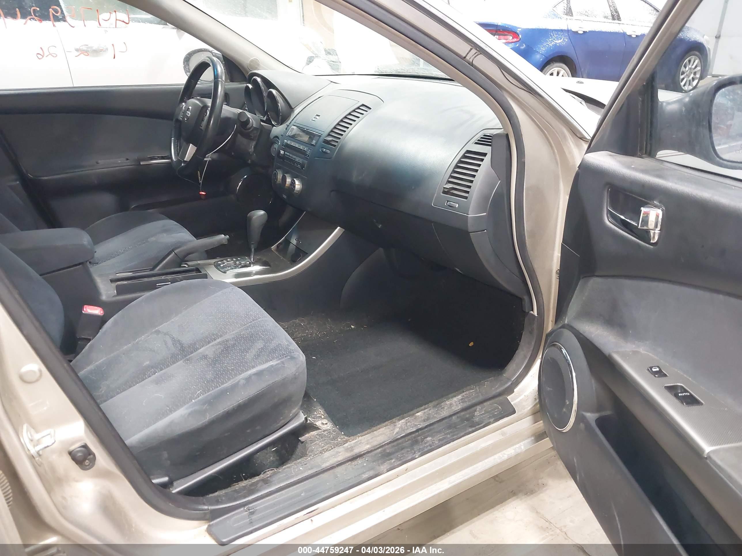 NISSAN ALTIMA image 5