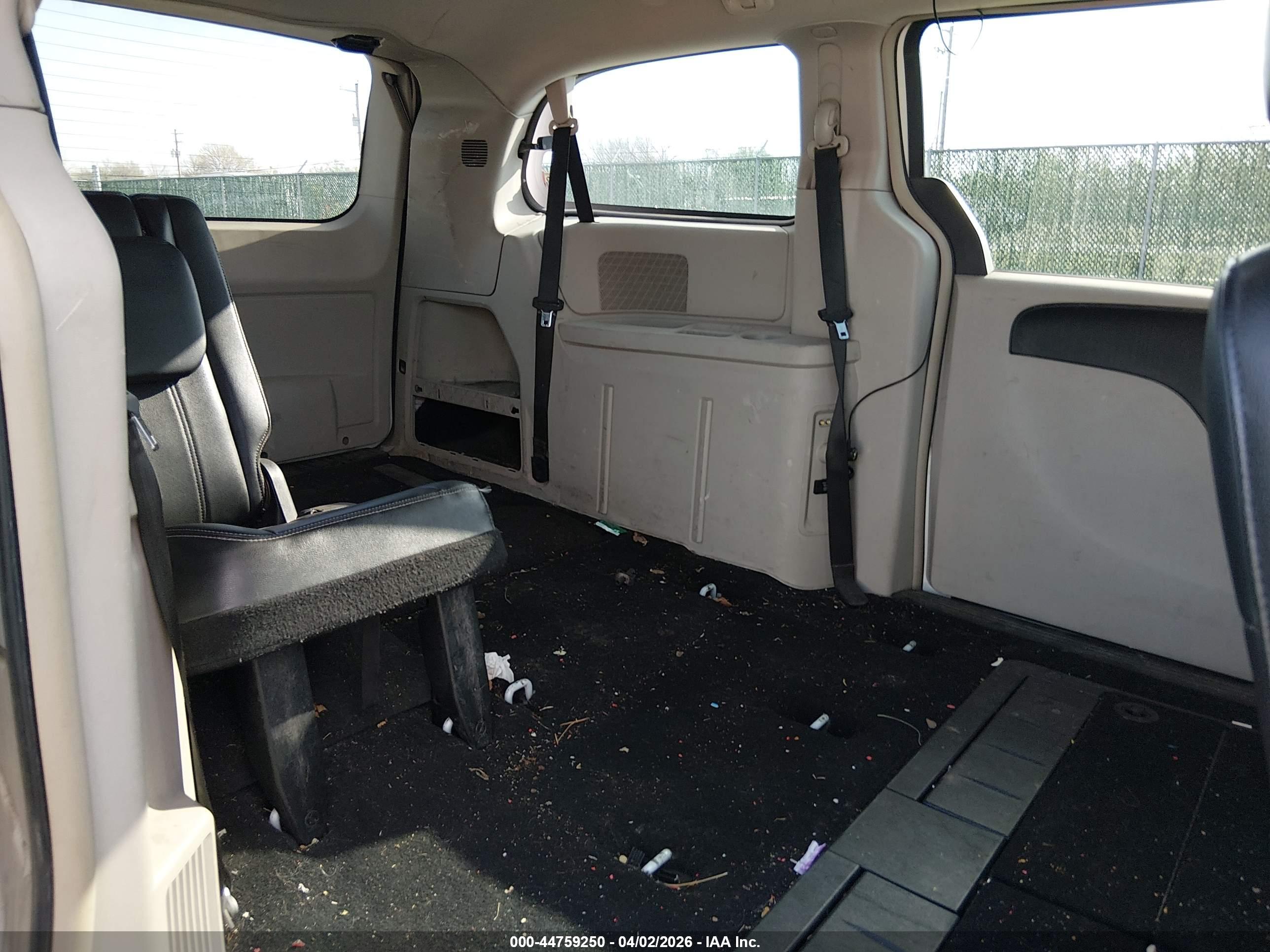 CHRYSLER TOWN image 8