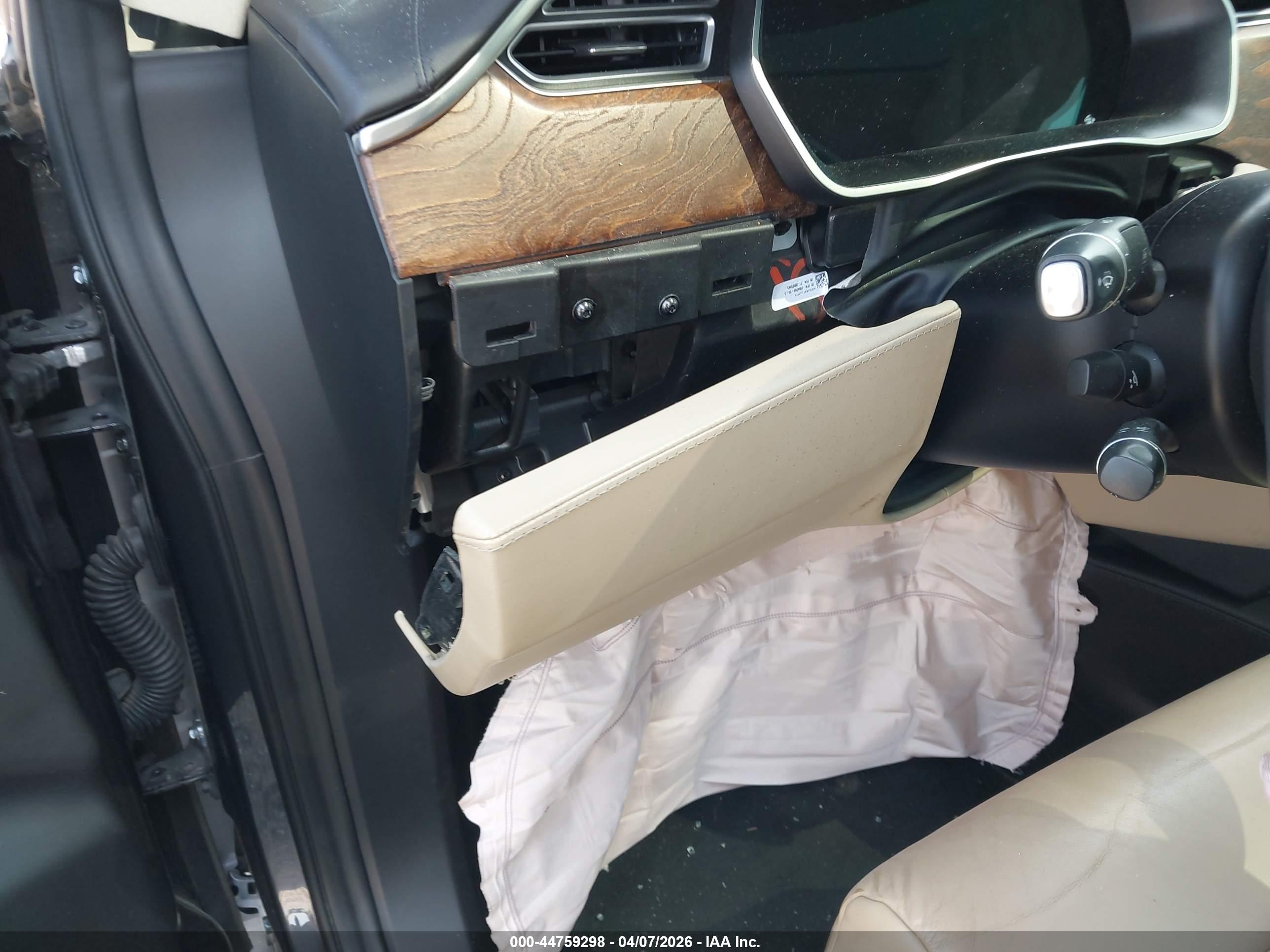 TESLA MODEL image 6
