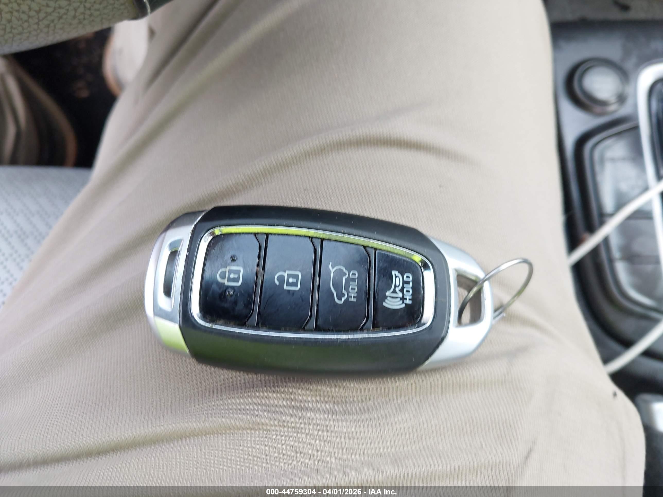 HYUNDAI KONA image 11