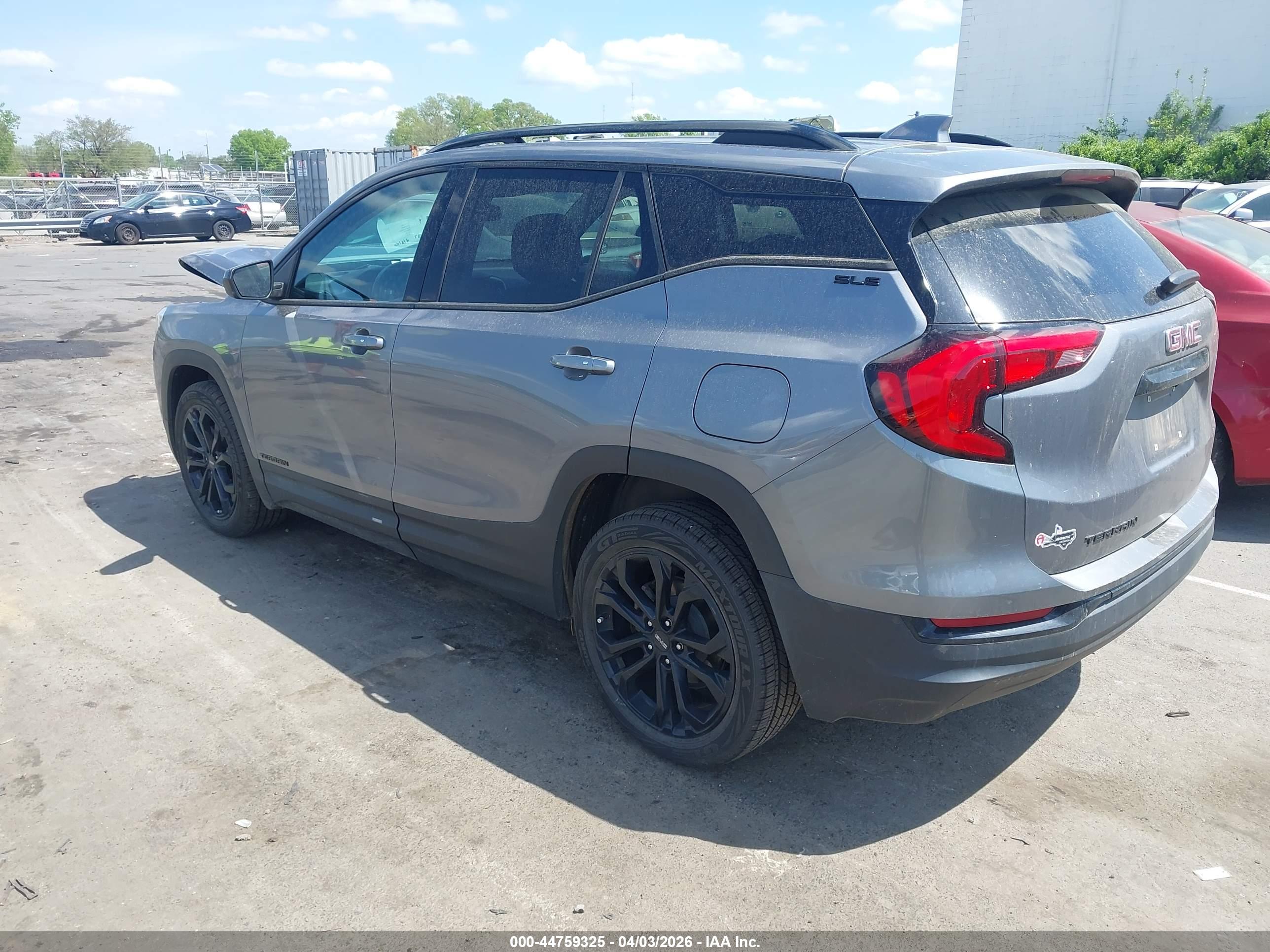 GMC TERRAIN image 3