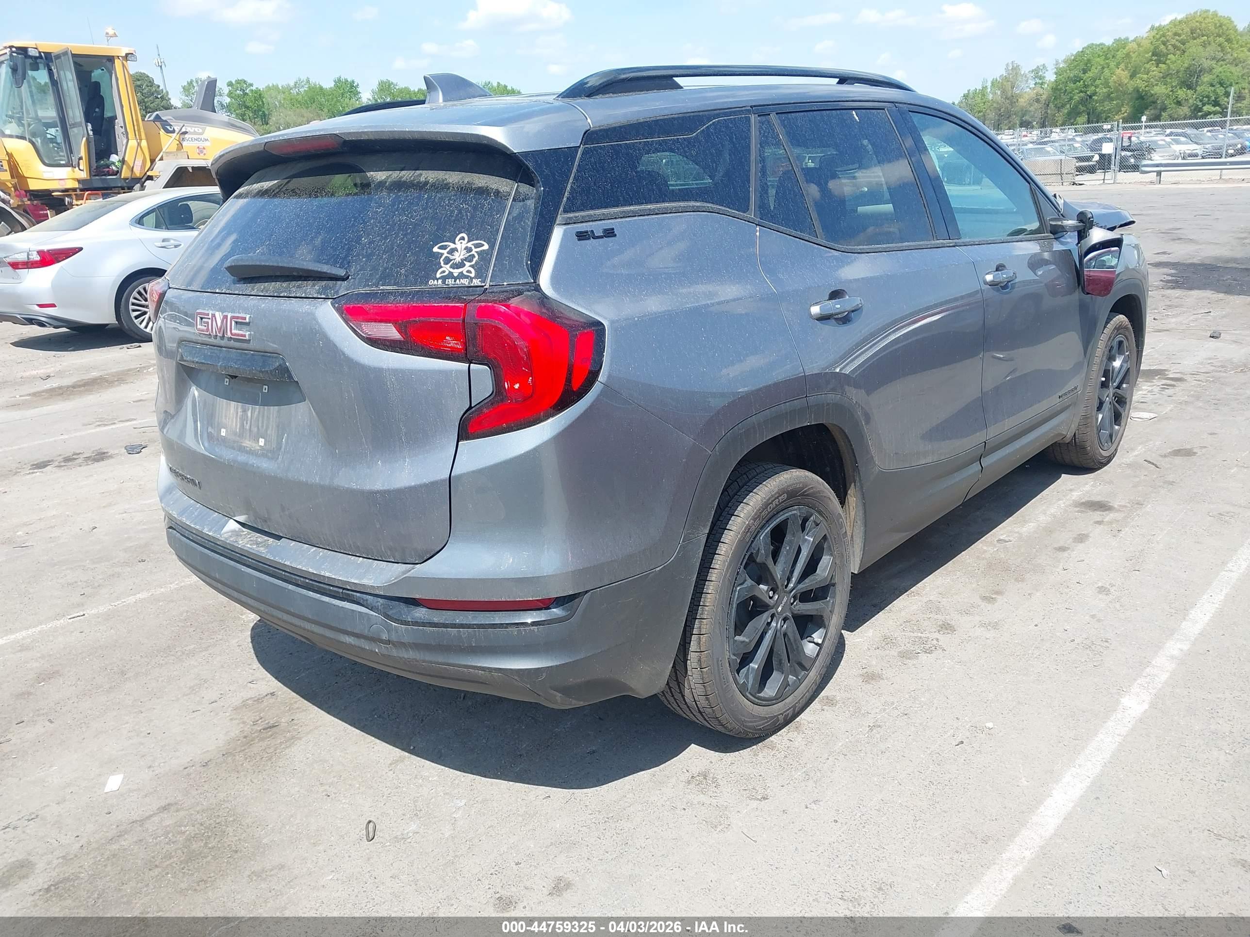 GMC TERRAIN image 4