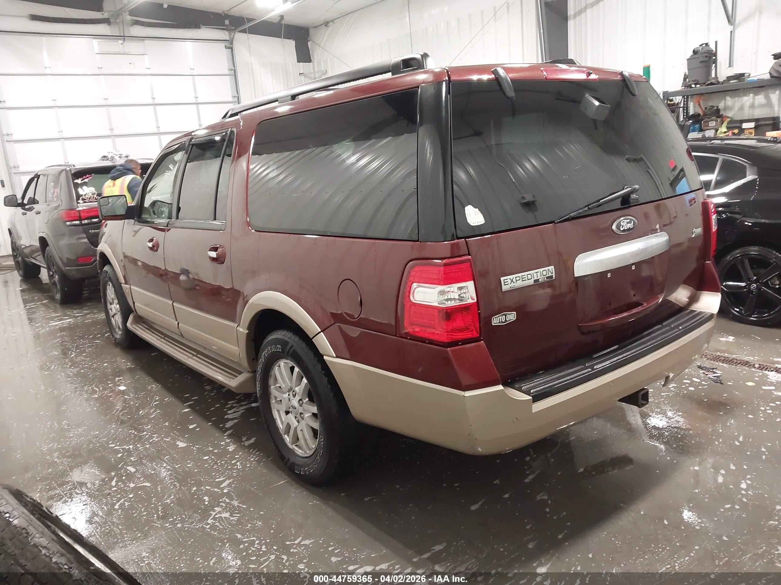 FORD EXPEDITION image 3
