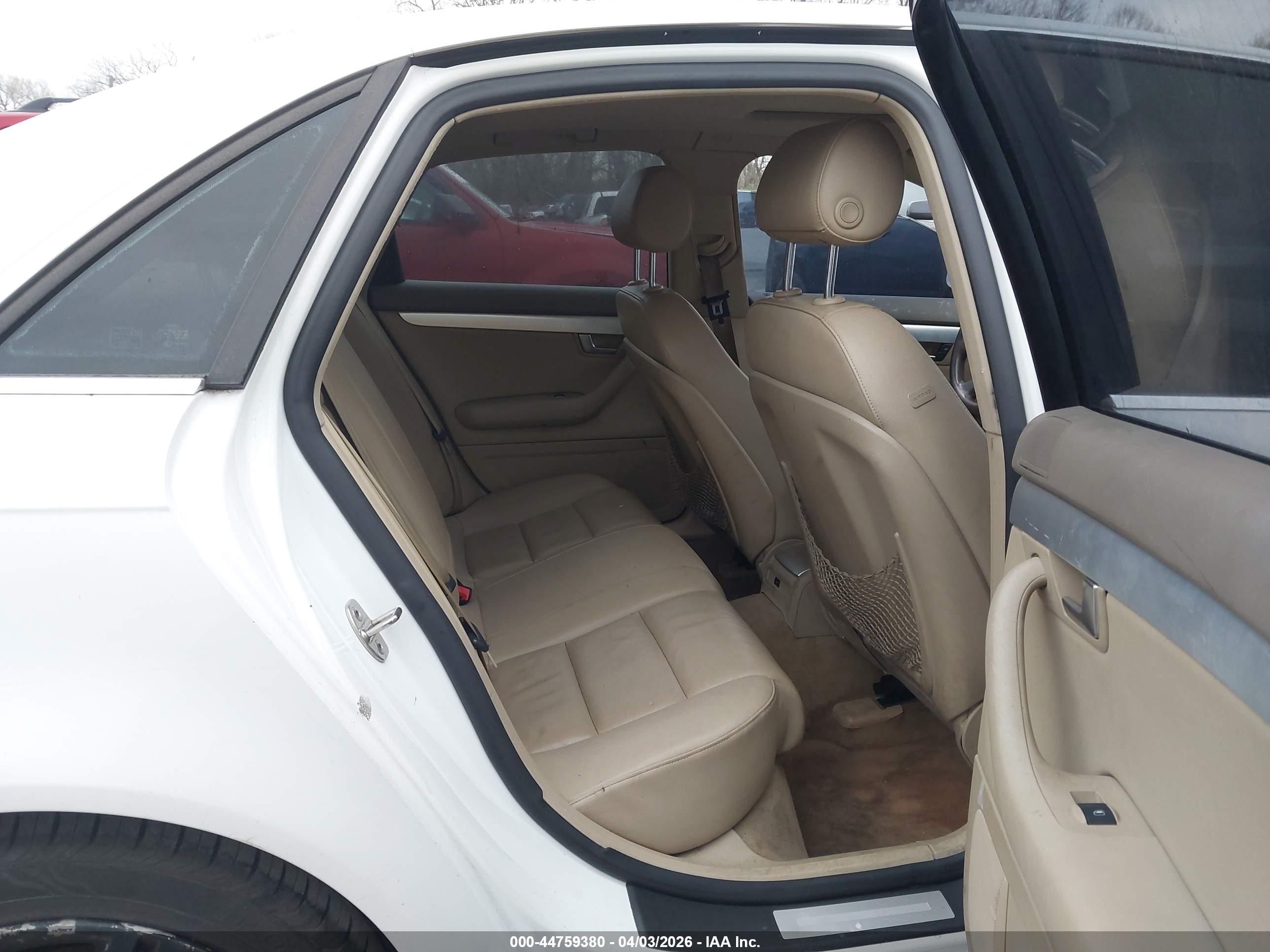 AUDI A4 image 8