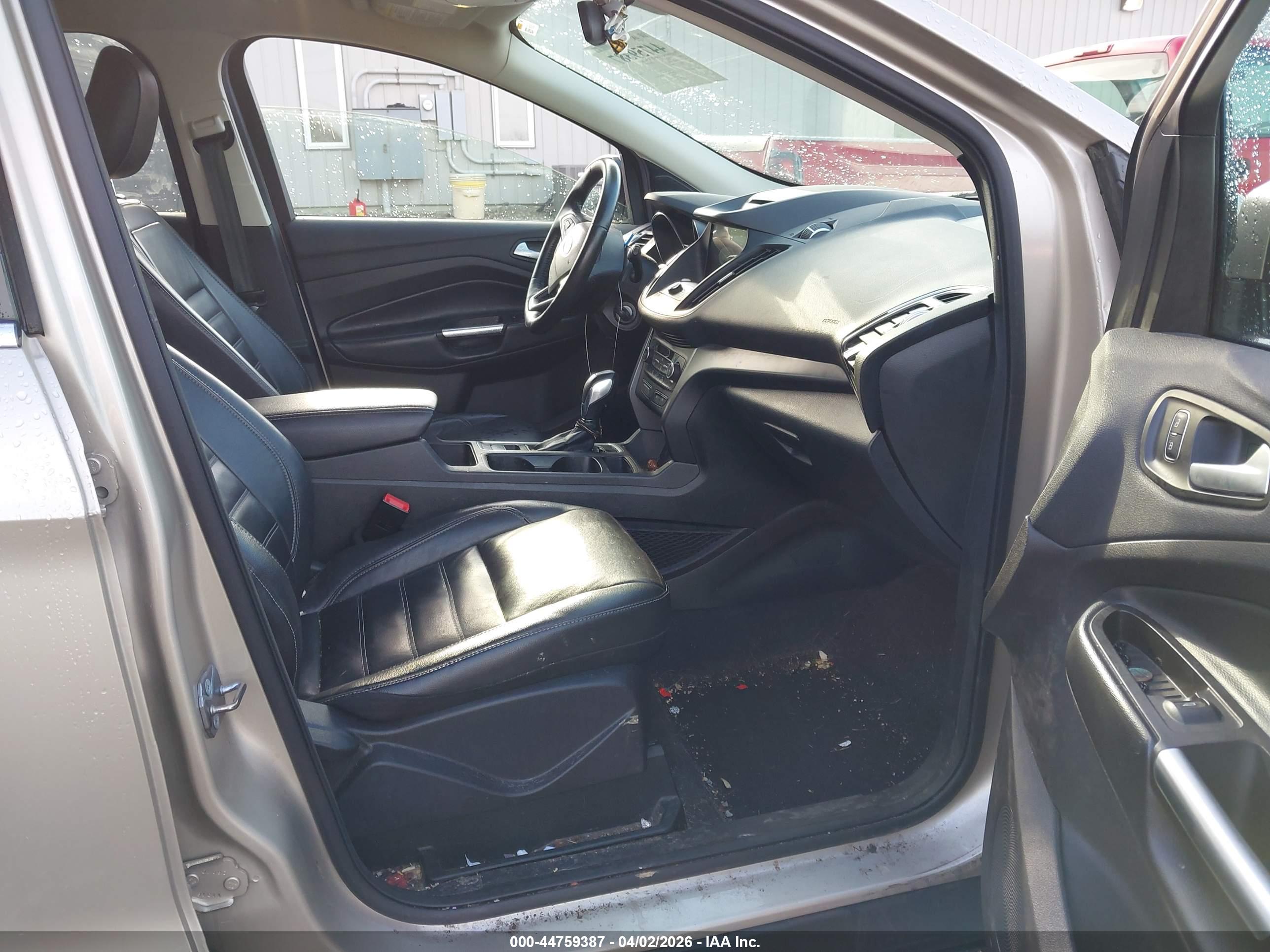 FORD ESCAPE image 5