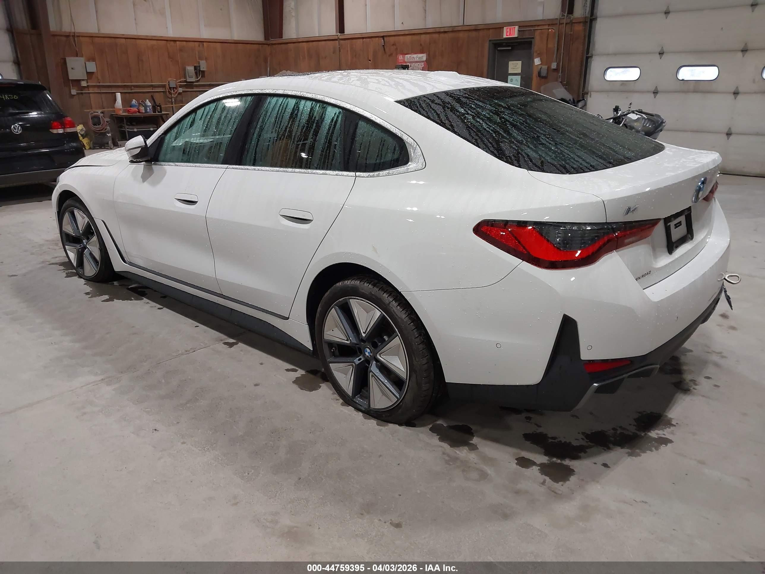 BMW I4 image 3