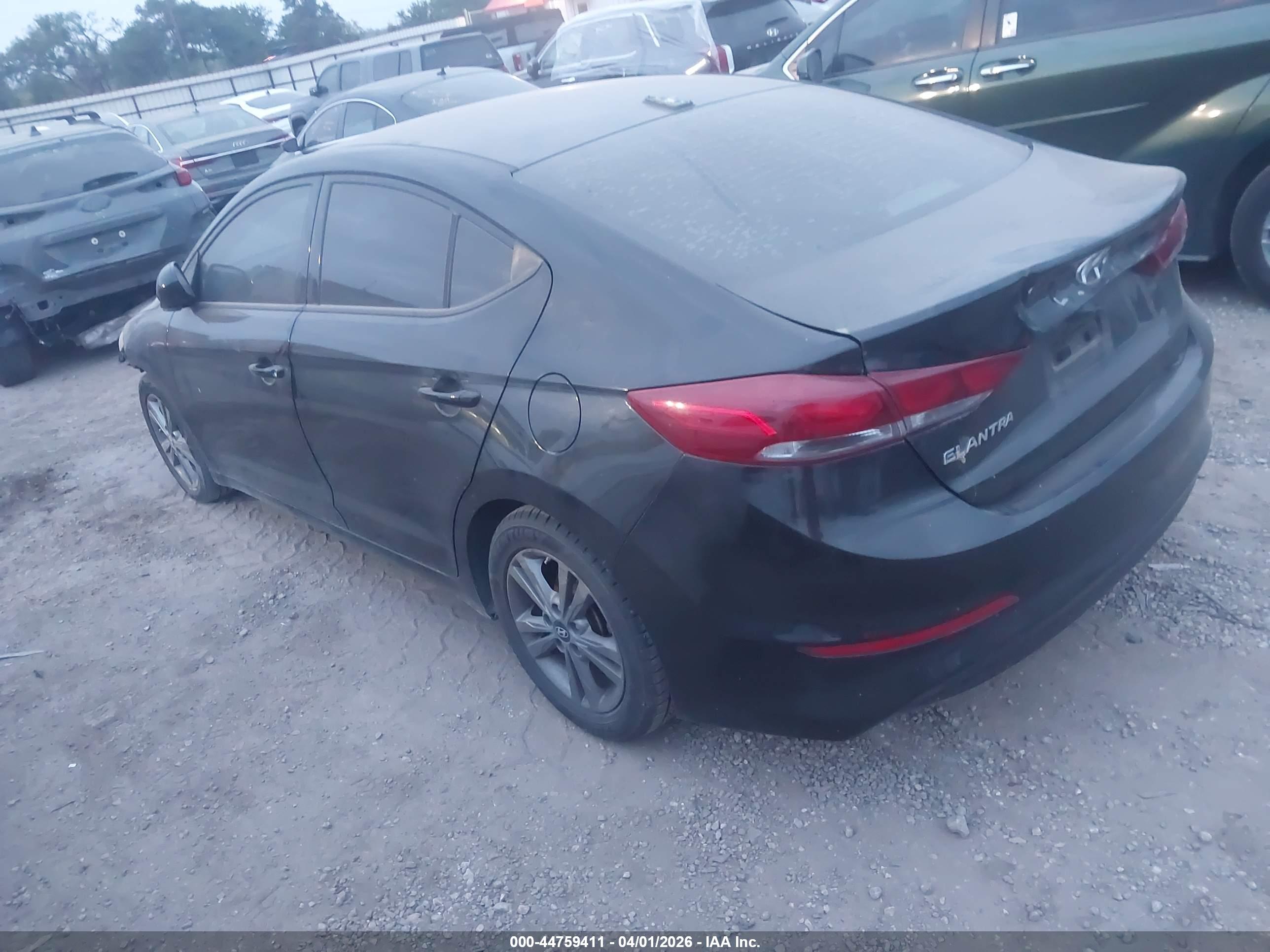 HYUNDAI ELANTRA image 3