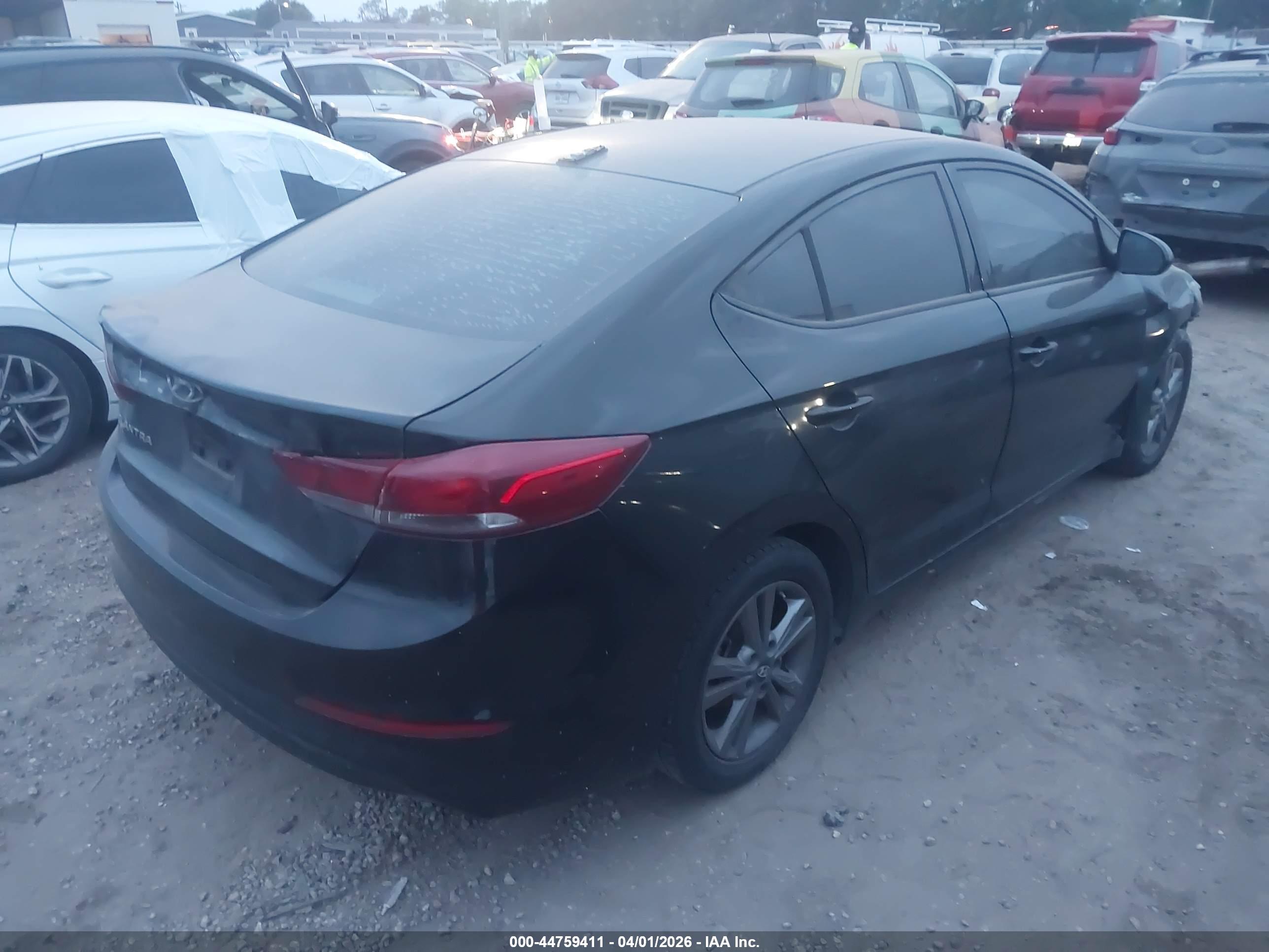 HYUNDAI ELANTRA image 4
