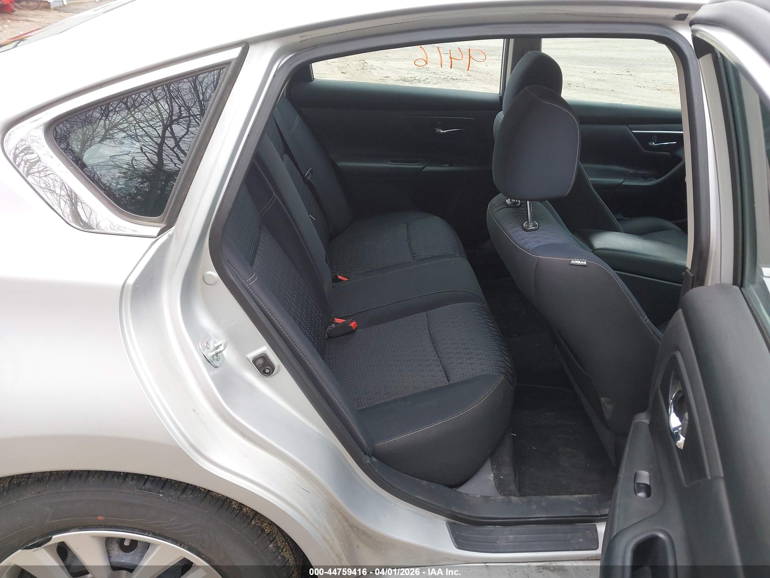 NISSAN ALTIMA image 8