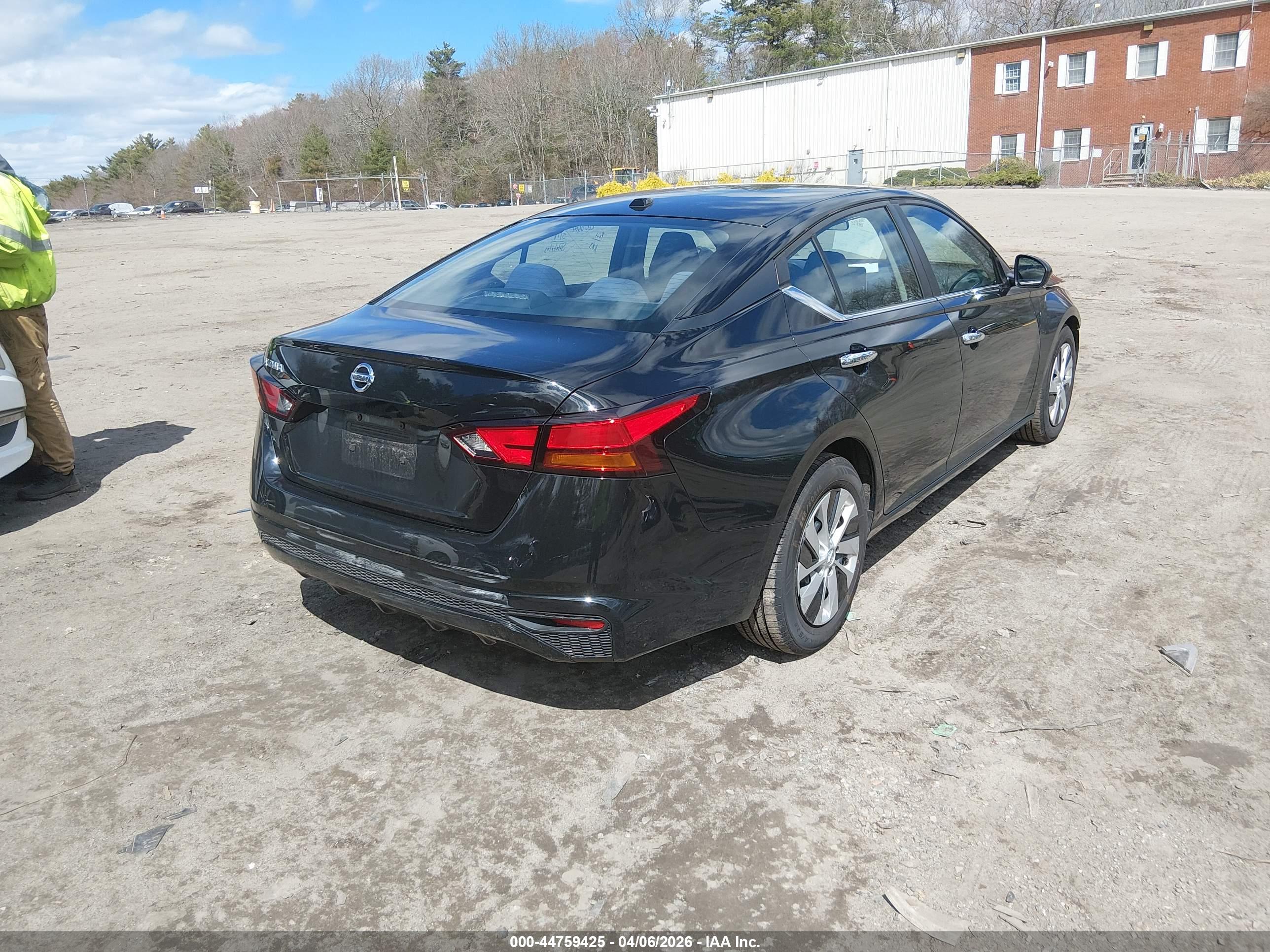 NISSAN ALTIMA image 4