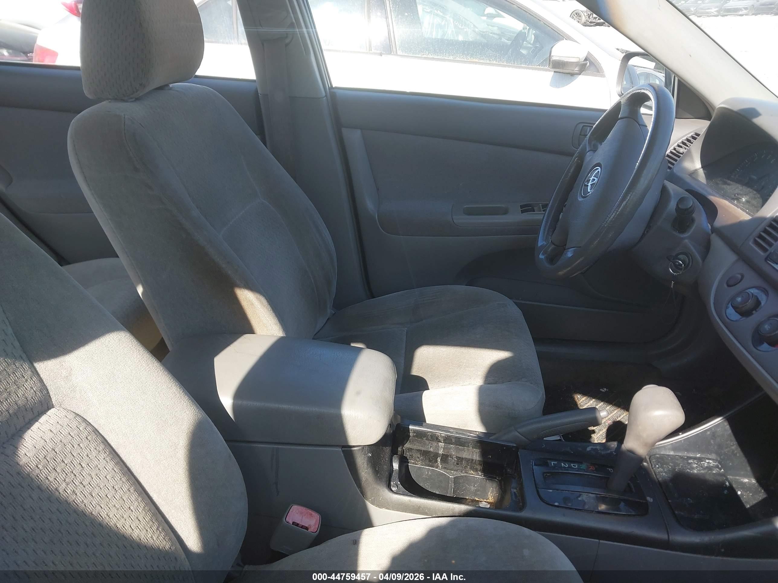 TOYOTA CAMRY image 5