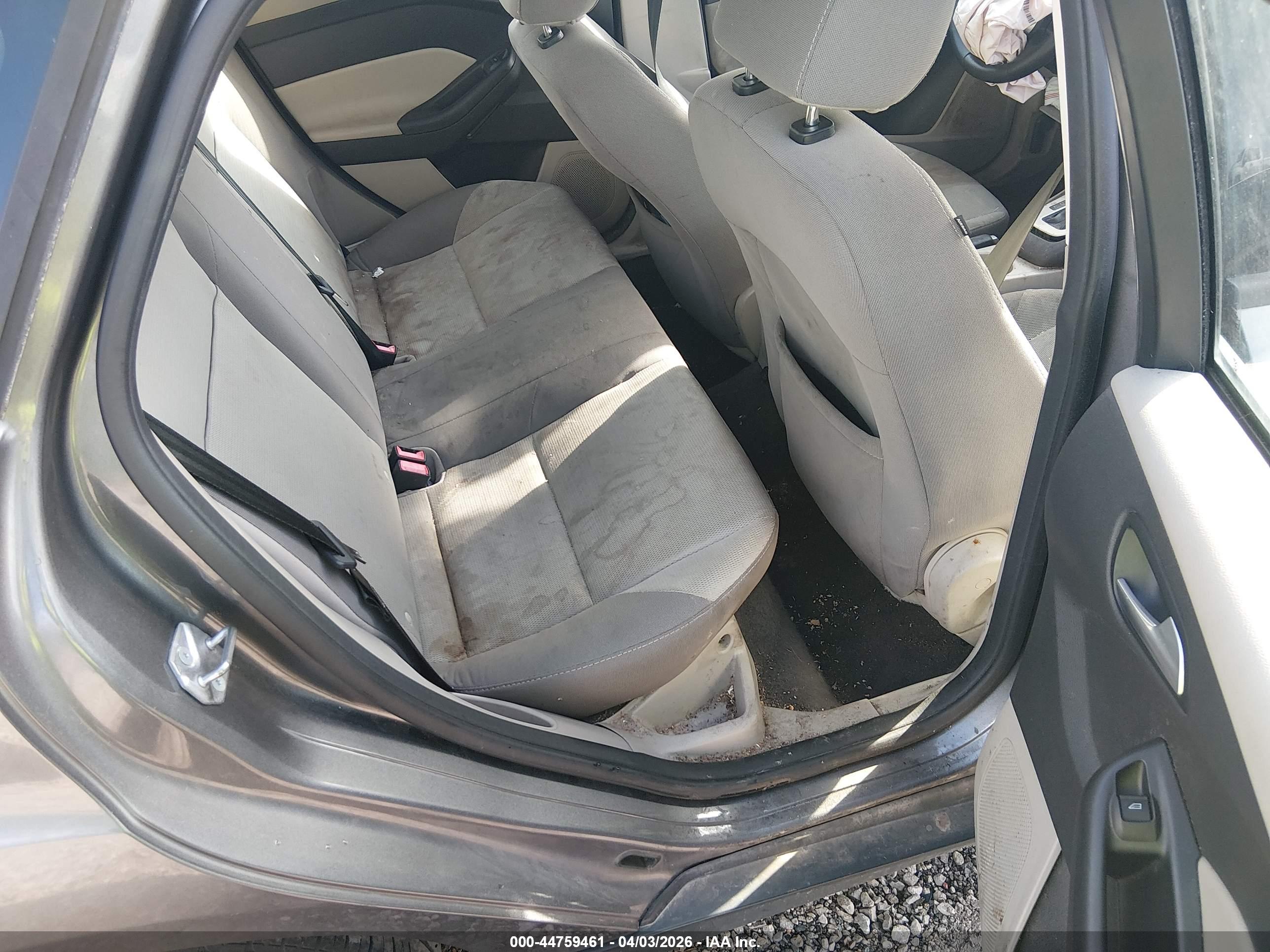 FORD FOCUS image 8