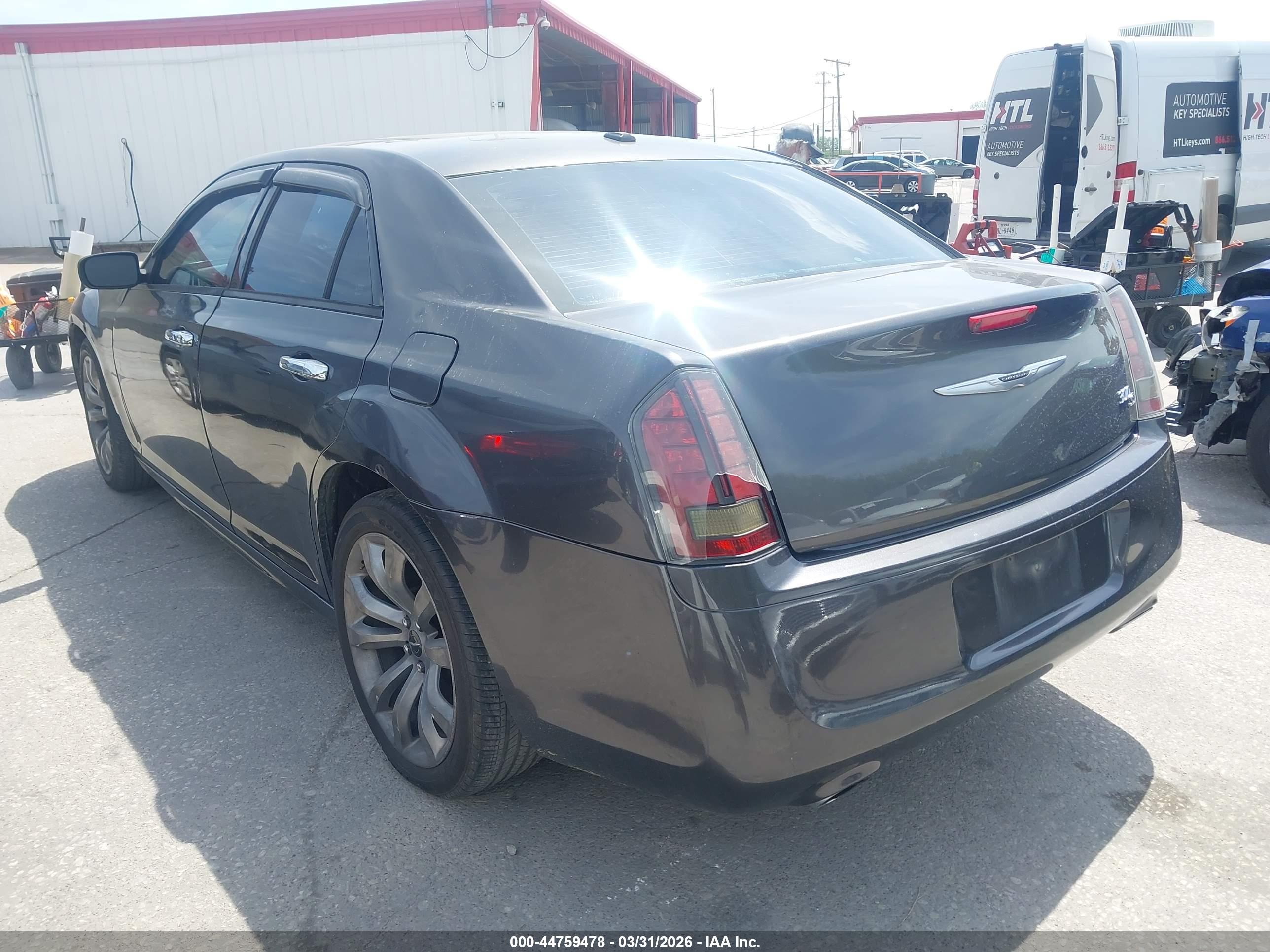 CHRYSLER 300 image 3