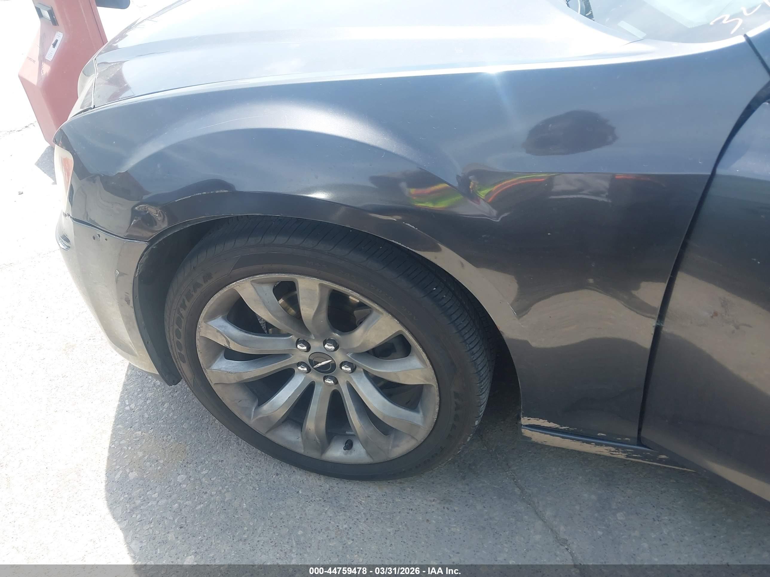 CHRYSLER 300 image 6