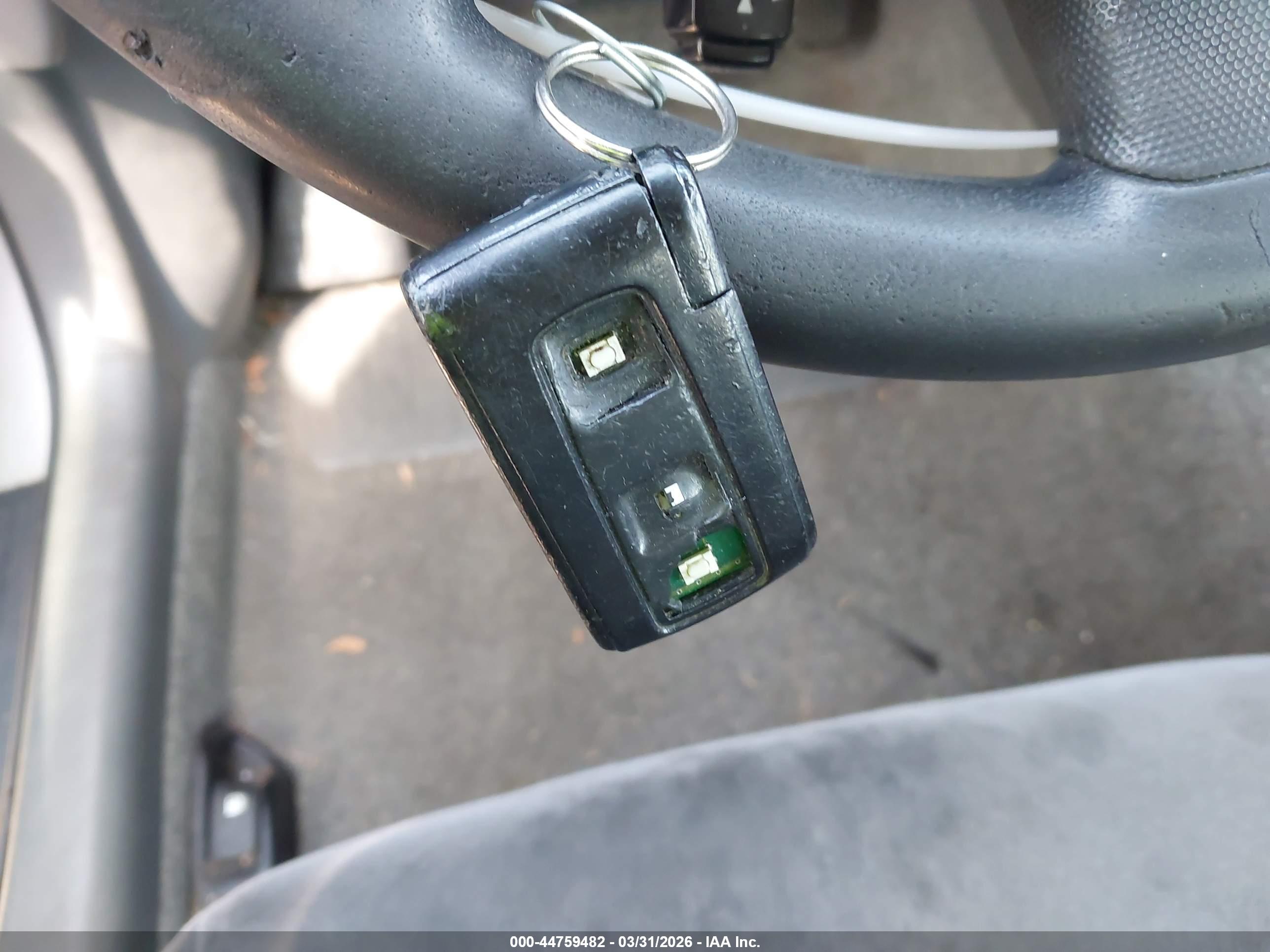 TOYOTA PRIUS image 11