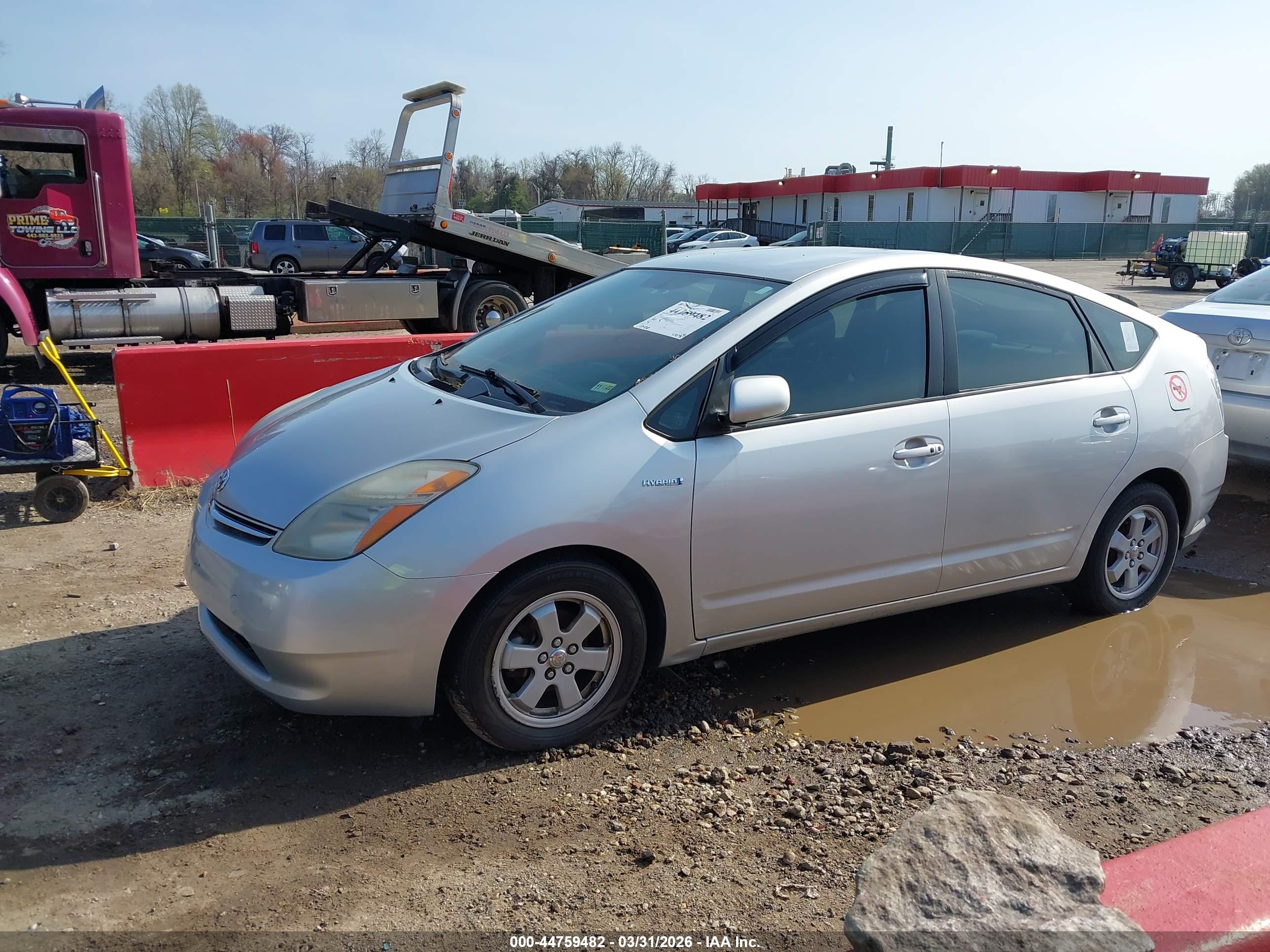TOYOTA PRIUS image 2