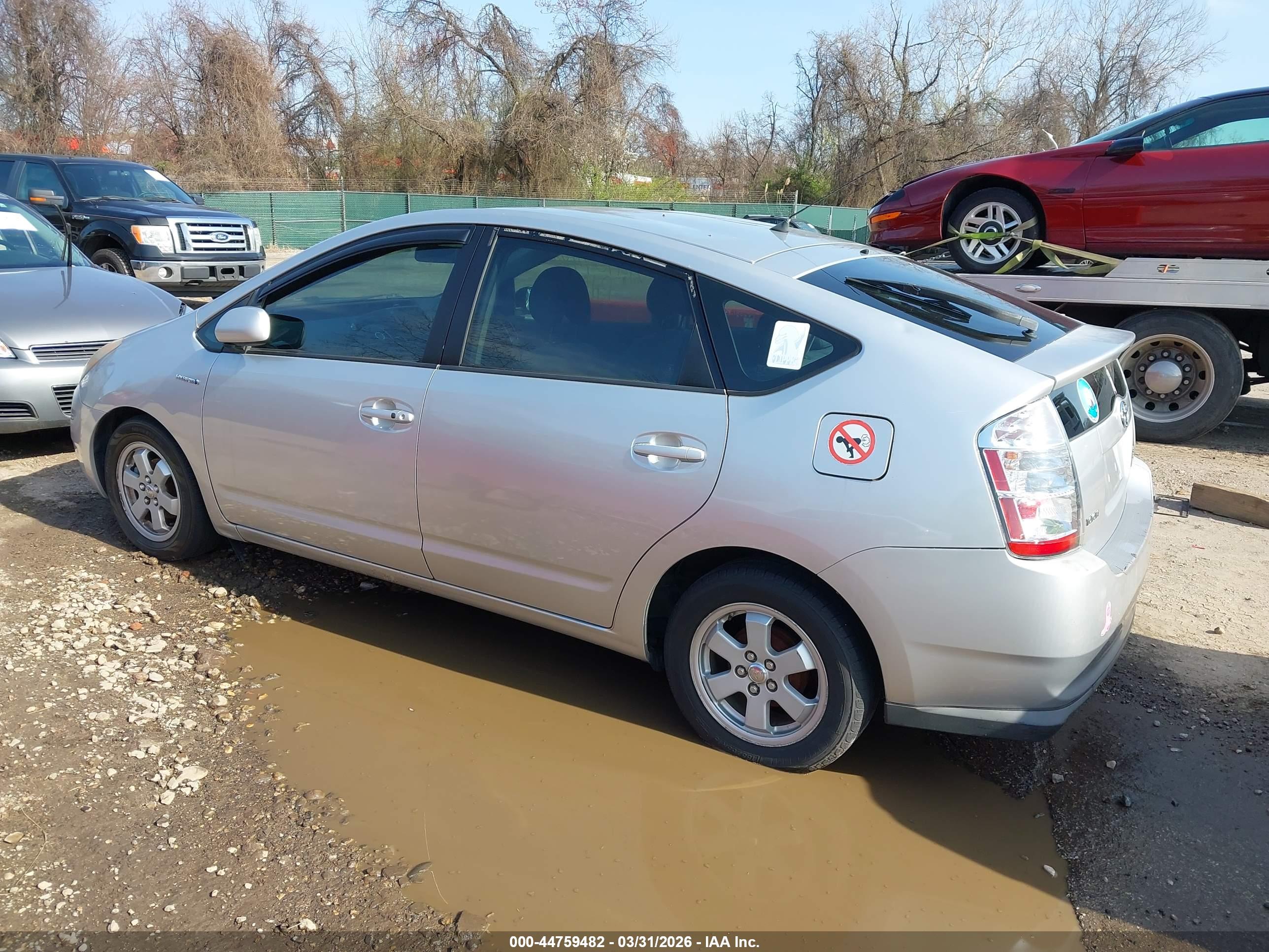TOYOTA PRIUS image 3