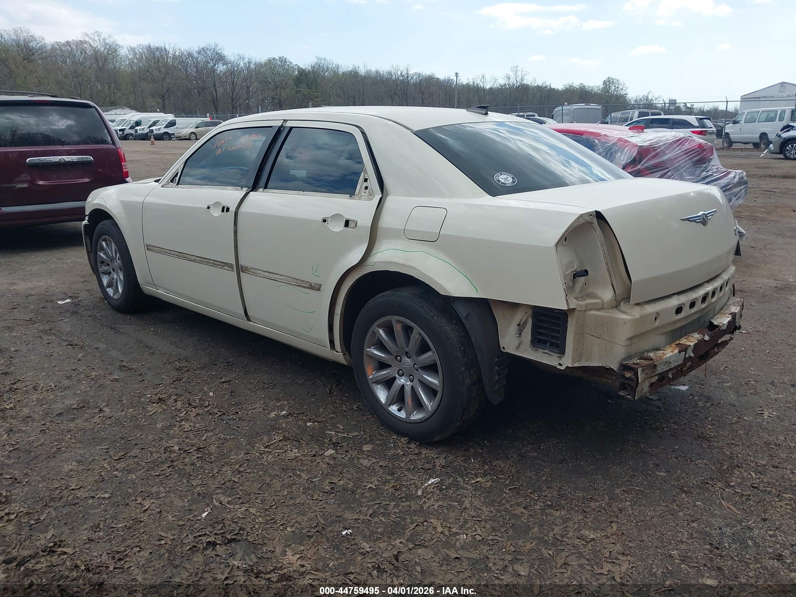 CHRYSLER 300 image 3