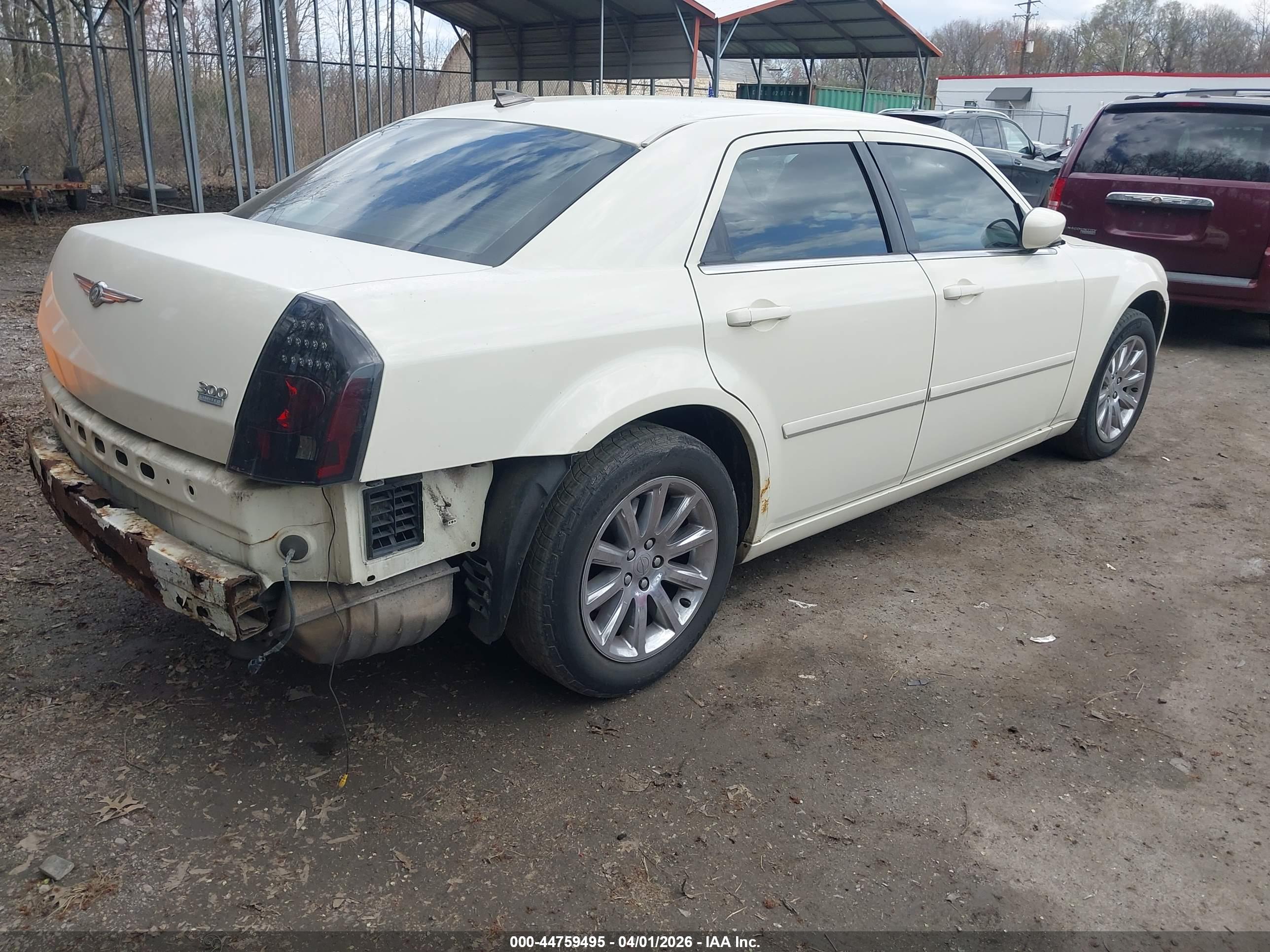 CHRYSLER 300 image 4