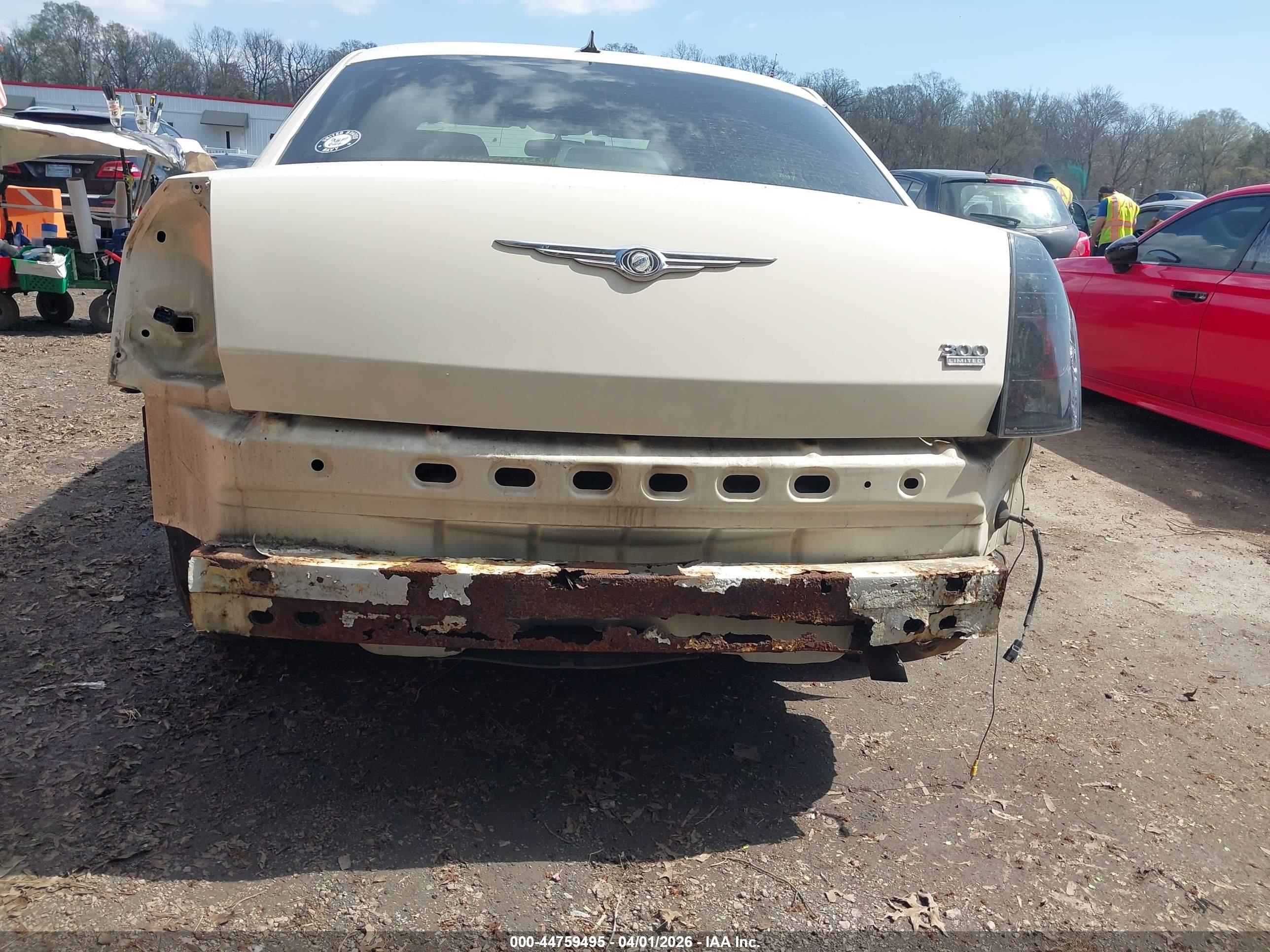 CHRYSLER 300 image 6