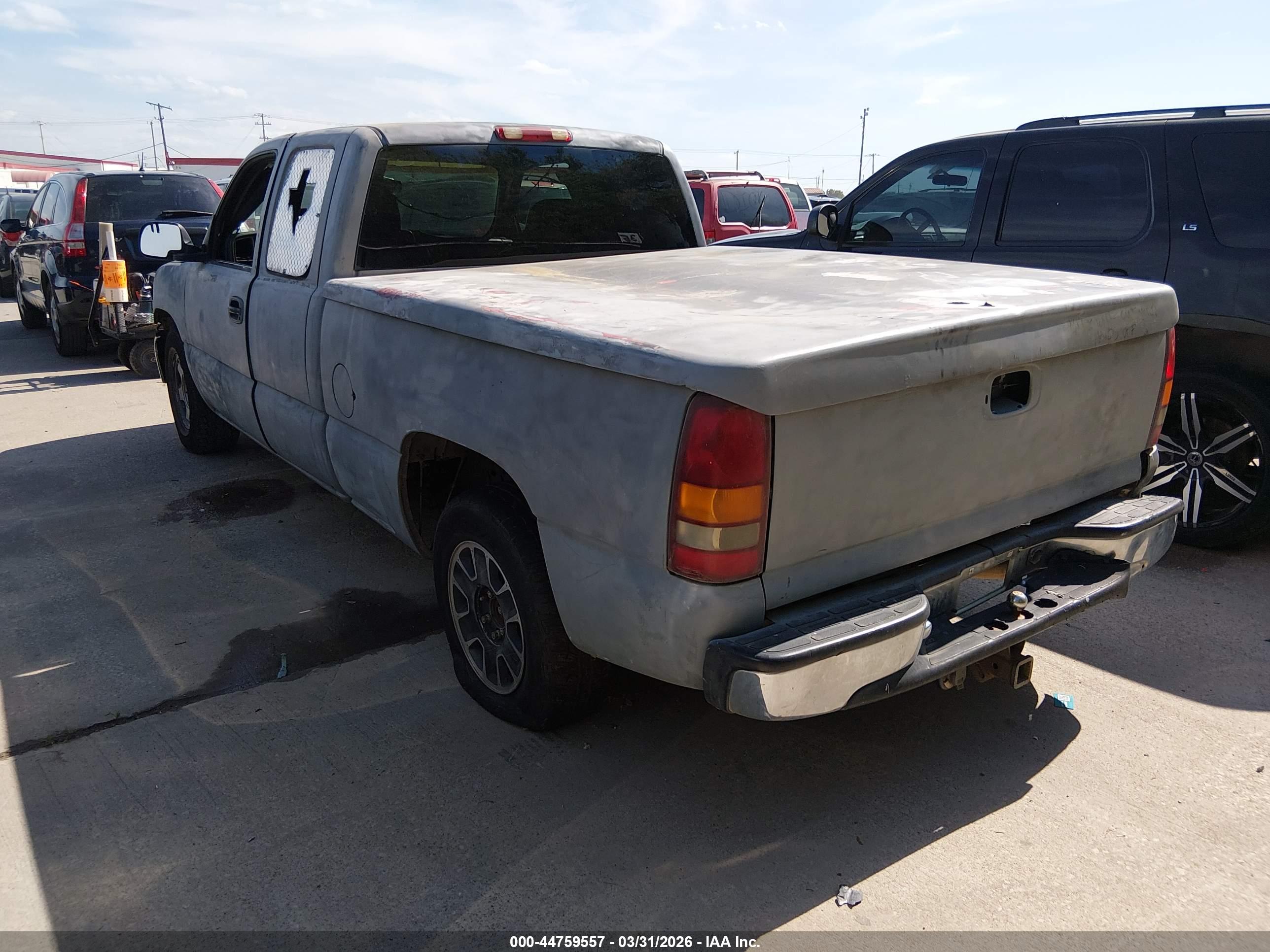 CHEVROLET SILVERADO image 3