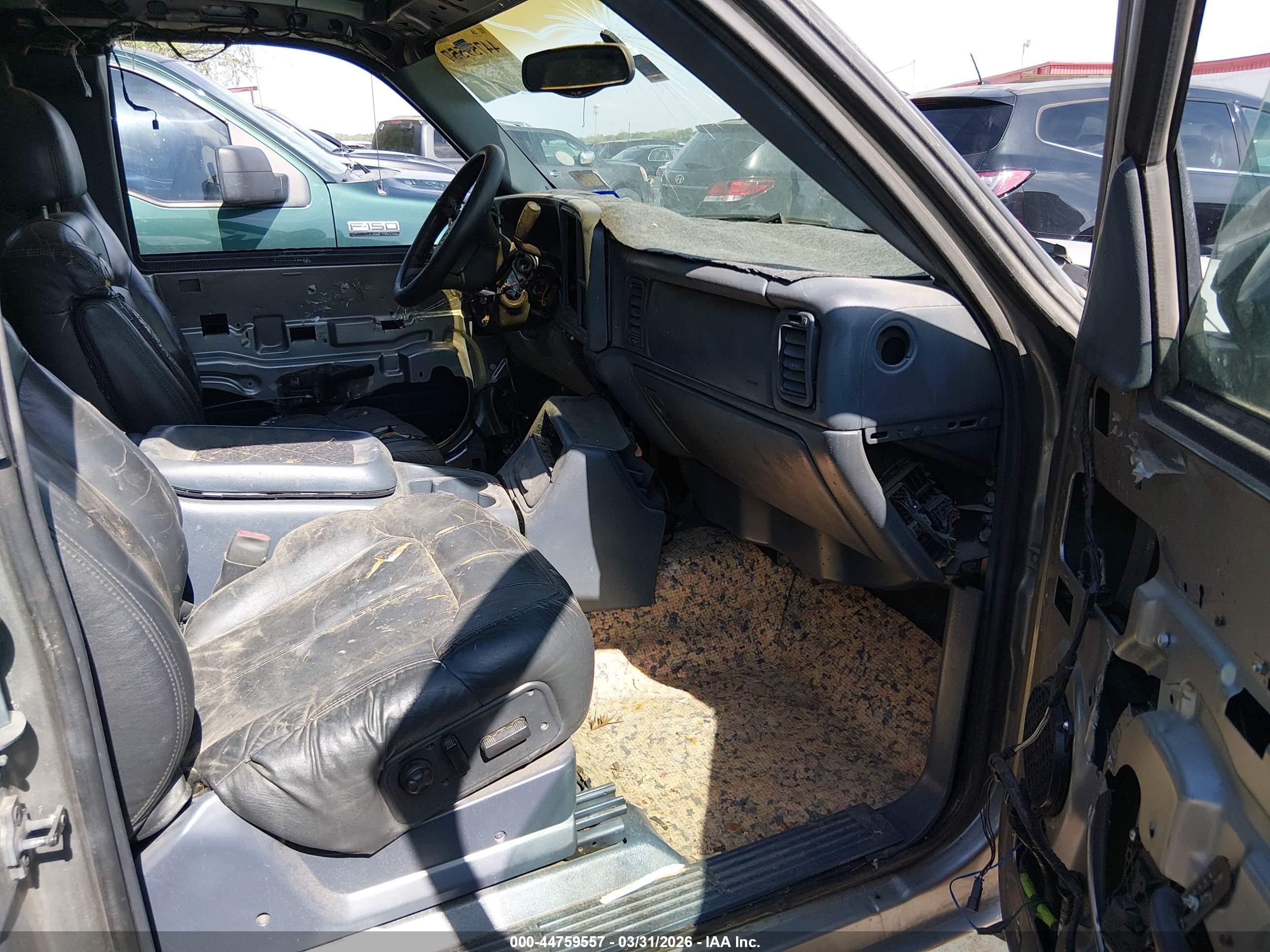 CHEVROLET SILVERADO image 5