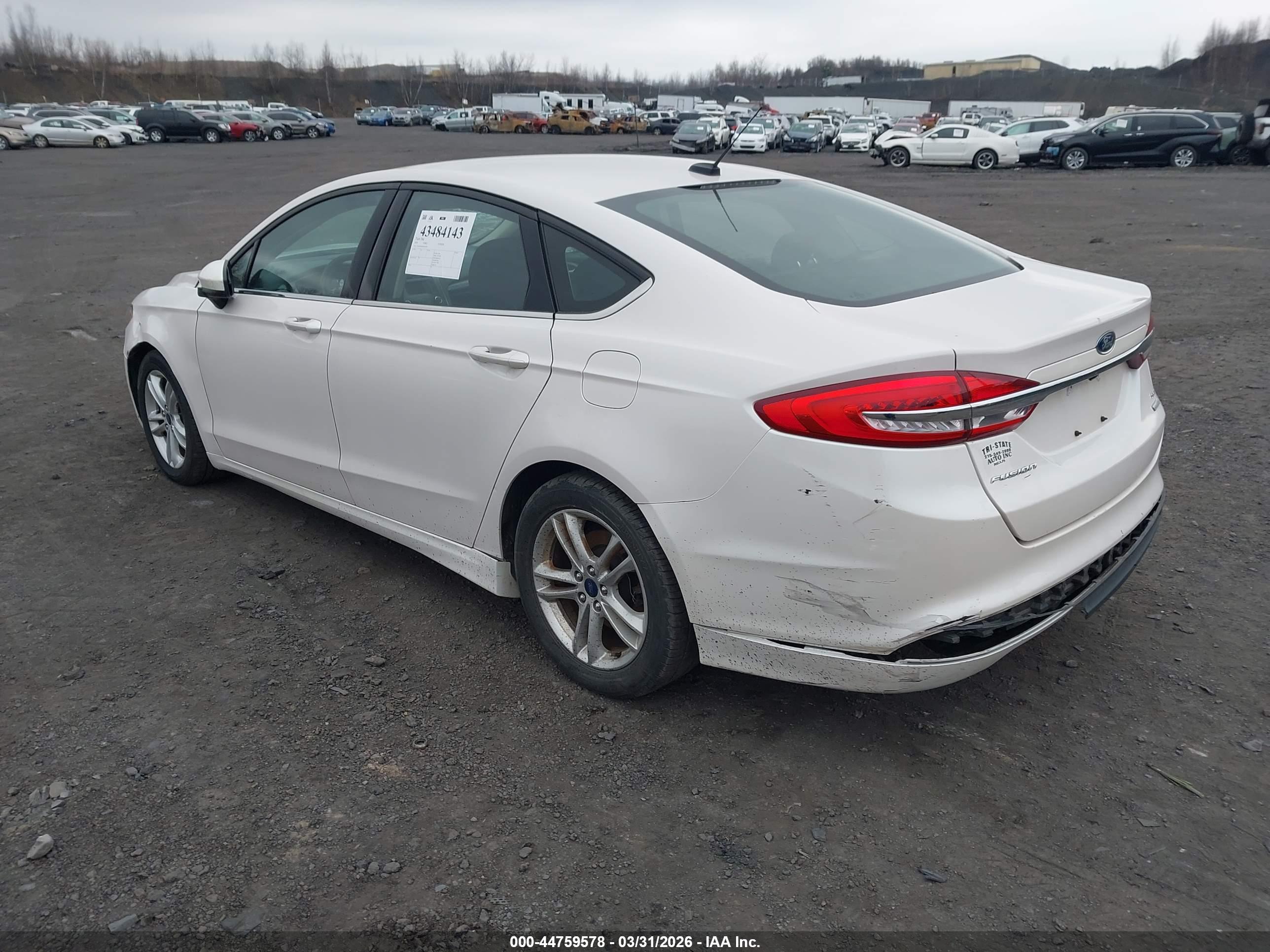 FORD FUSION image 3