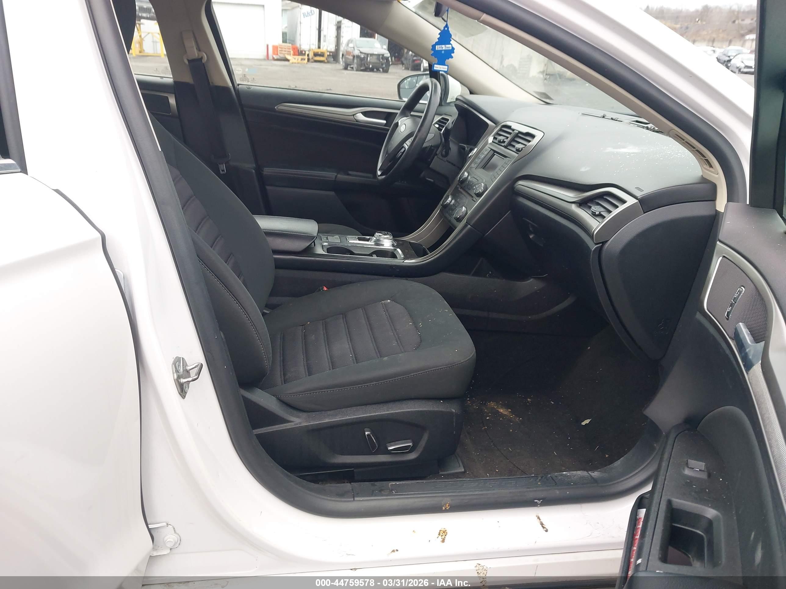 FORD FUSION image 5