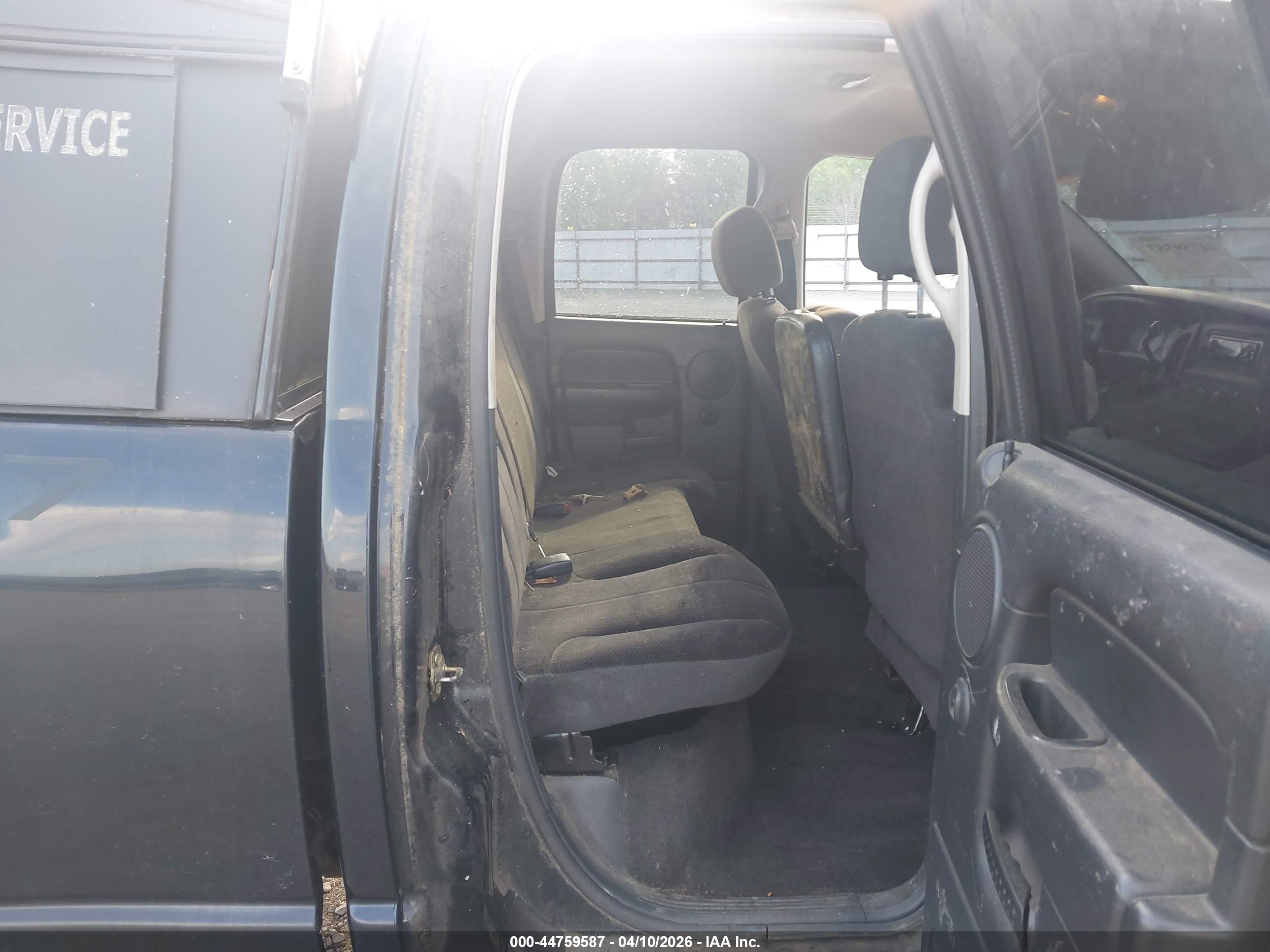 DODGE RAM image 8