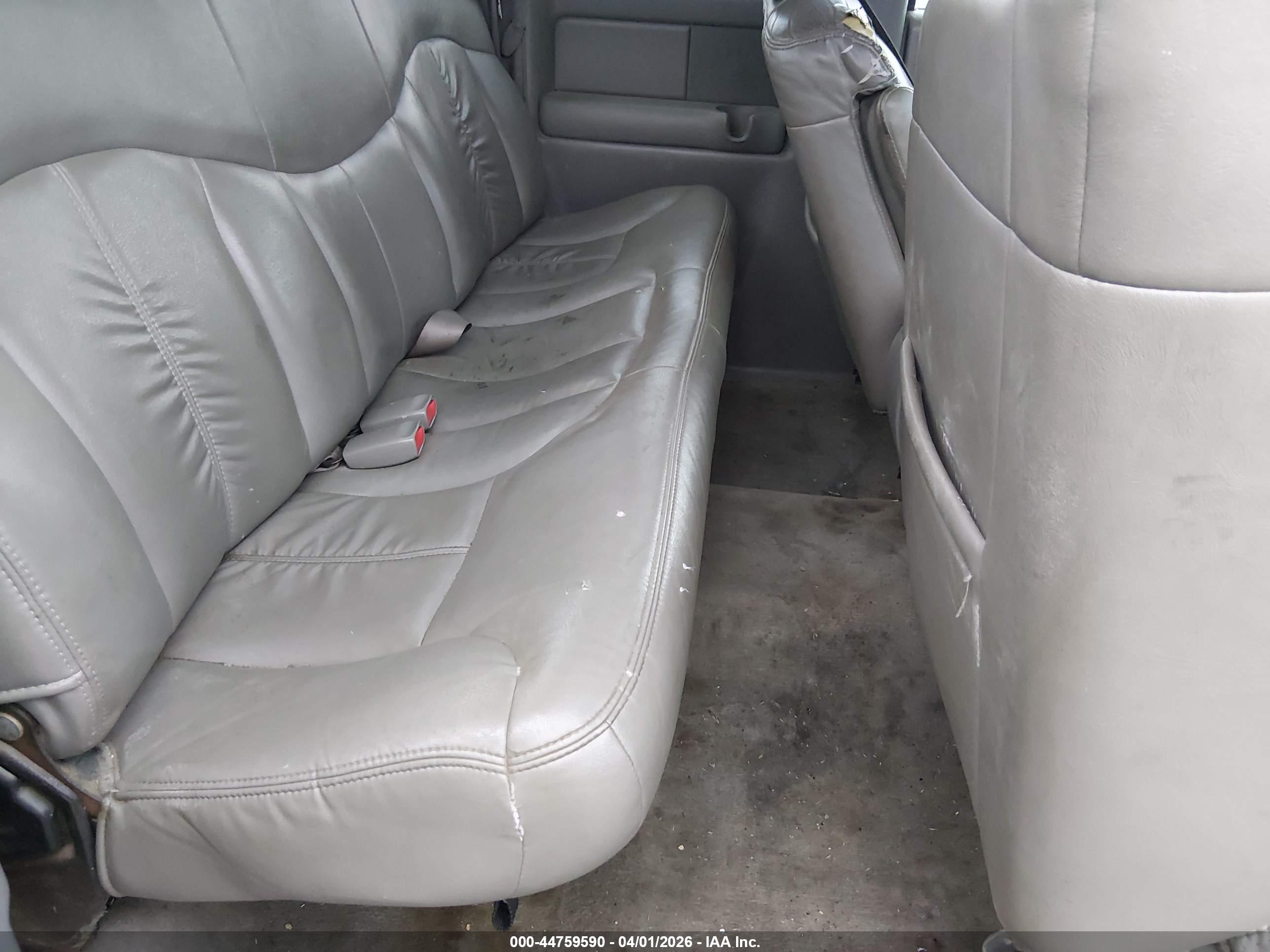 CHEVROLET SILVERADO image 8
