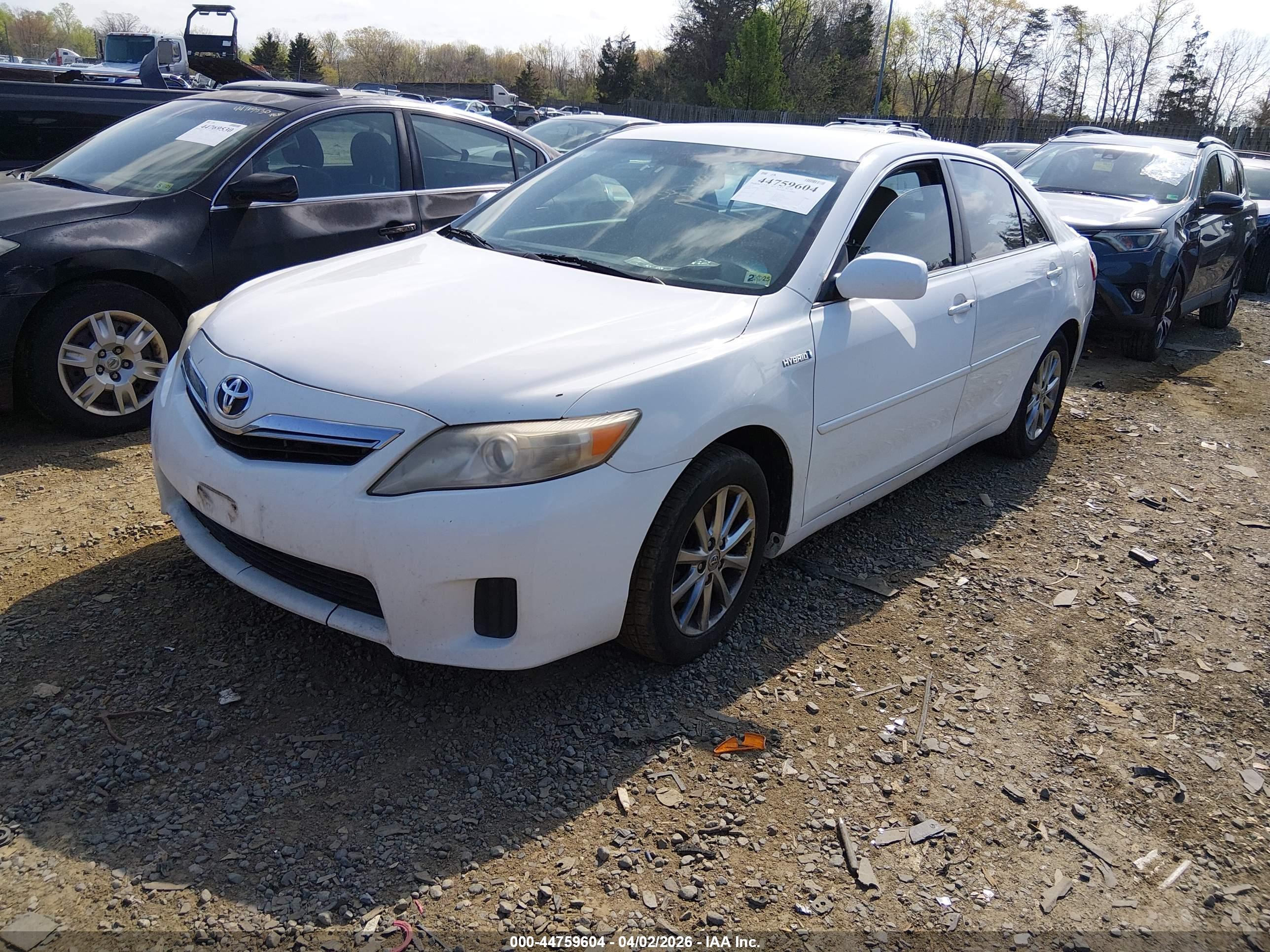 TOYOTA CAMRY image 2