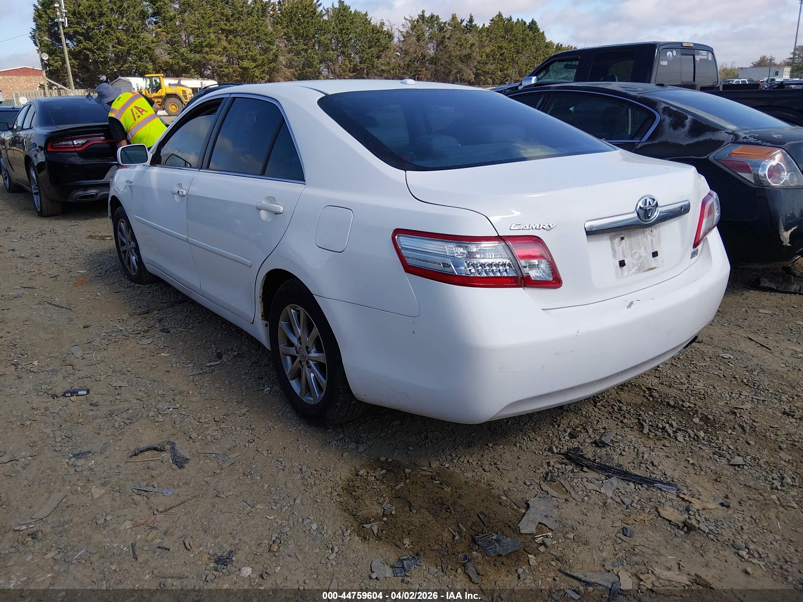 TOYOTA CAMRY image 3