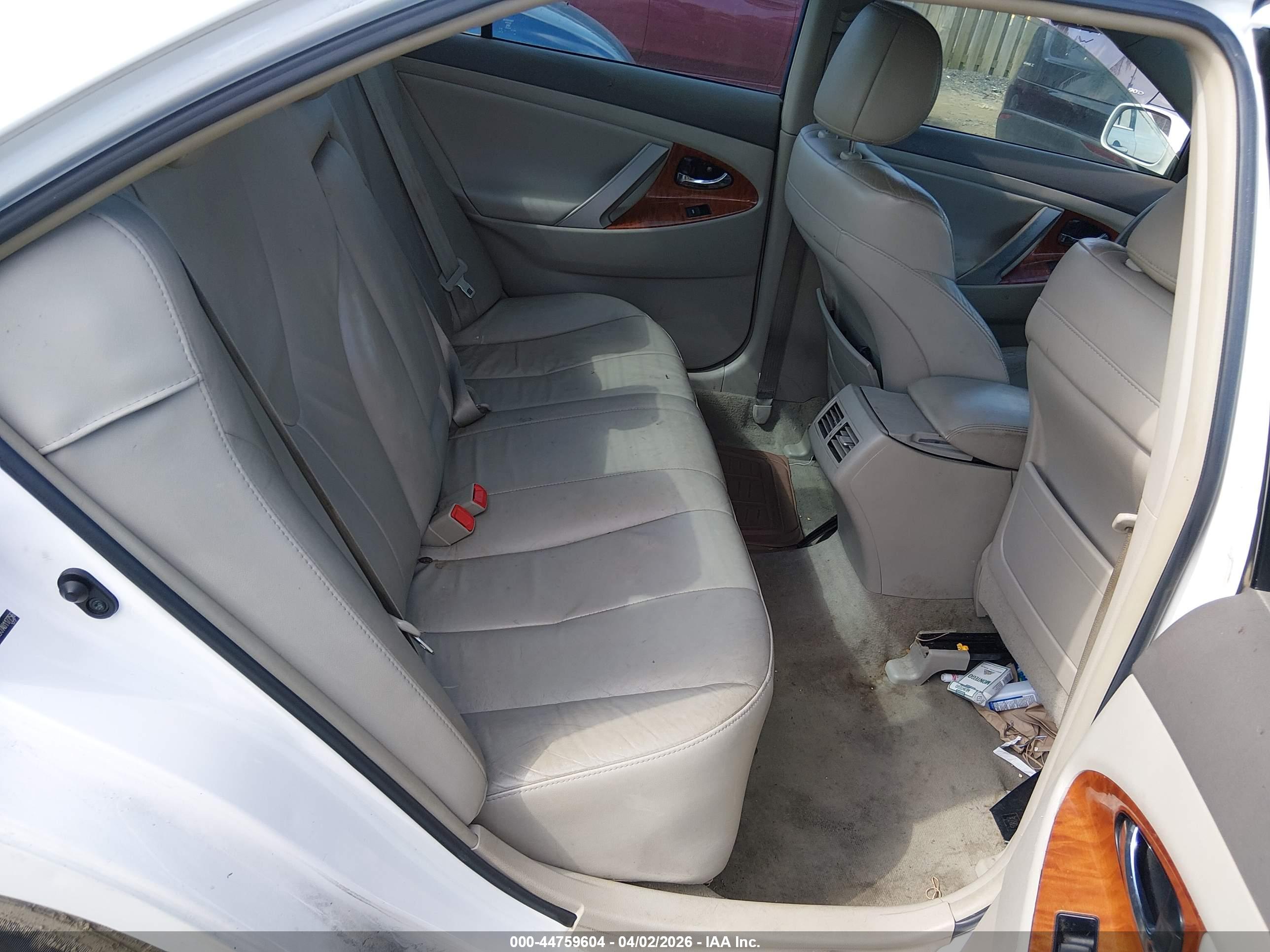 TOYOTA CAMRY image 8