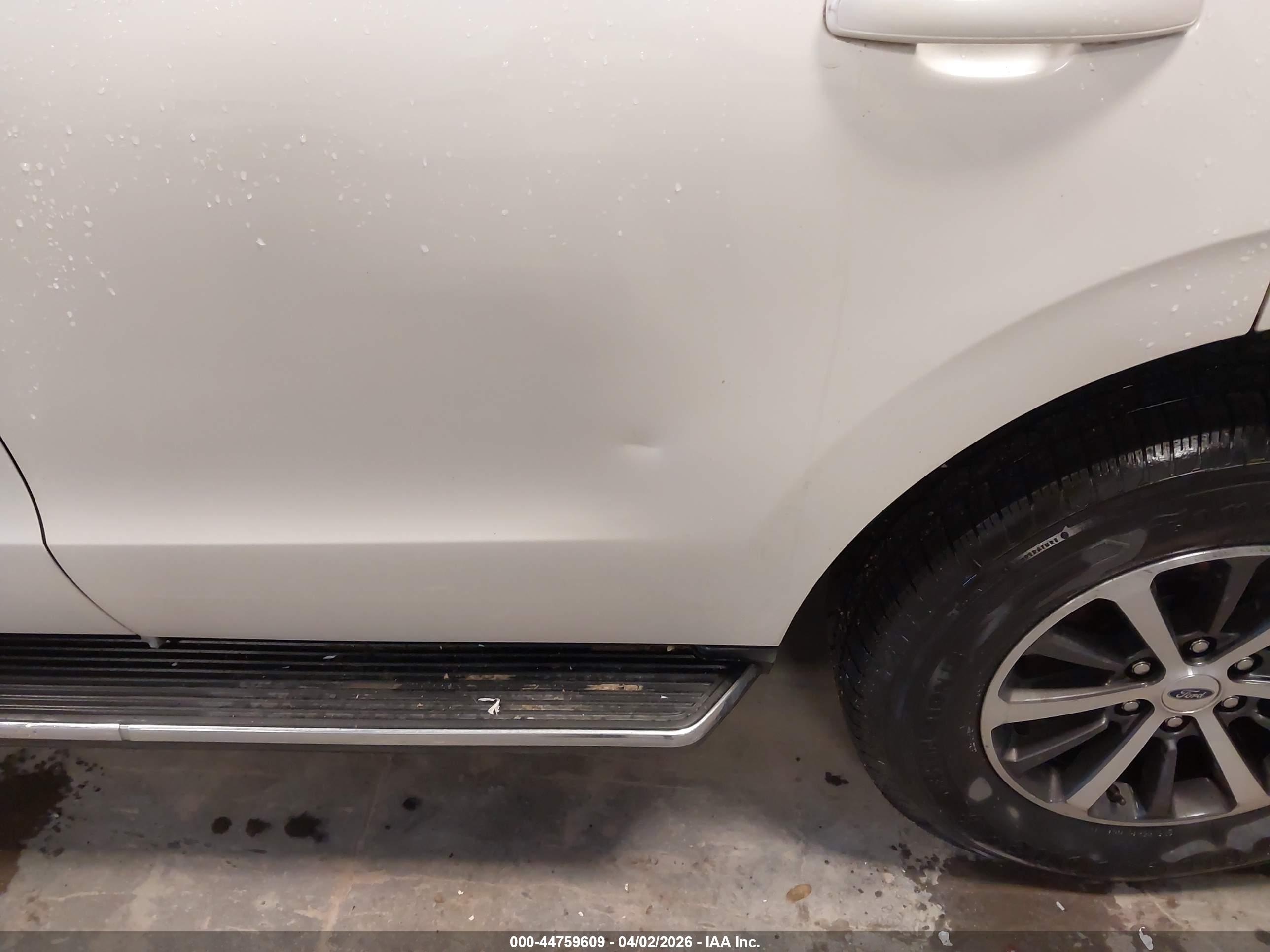 FORD EXPEDITION image 6