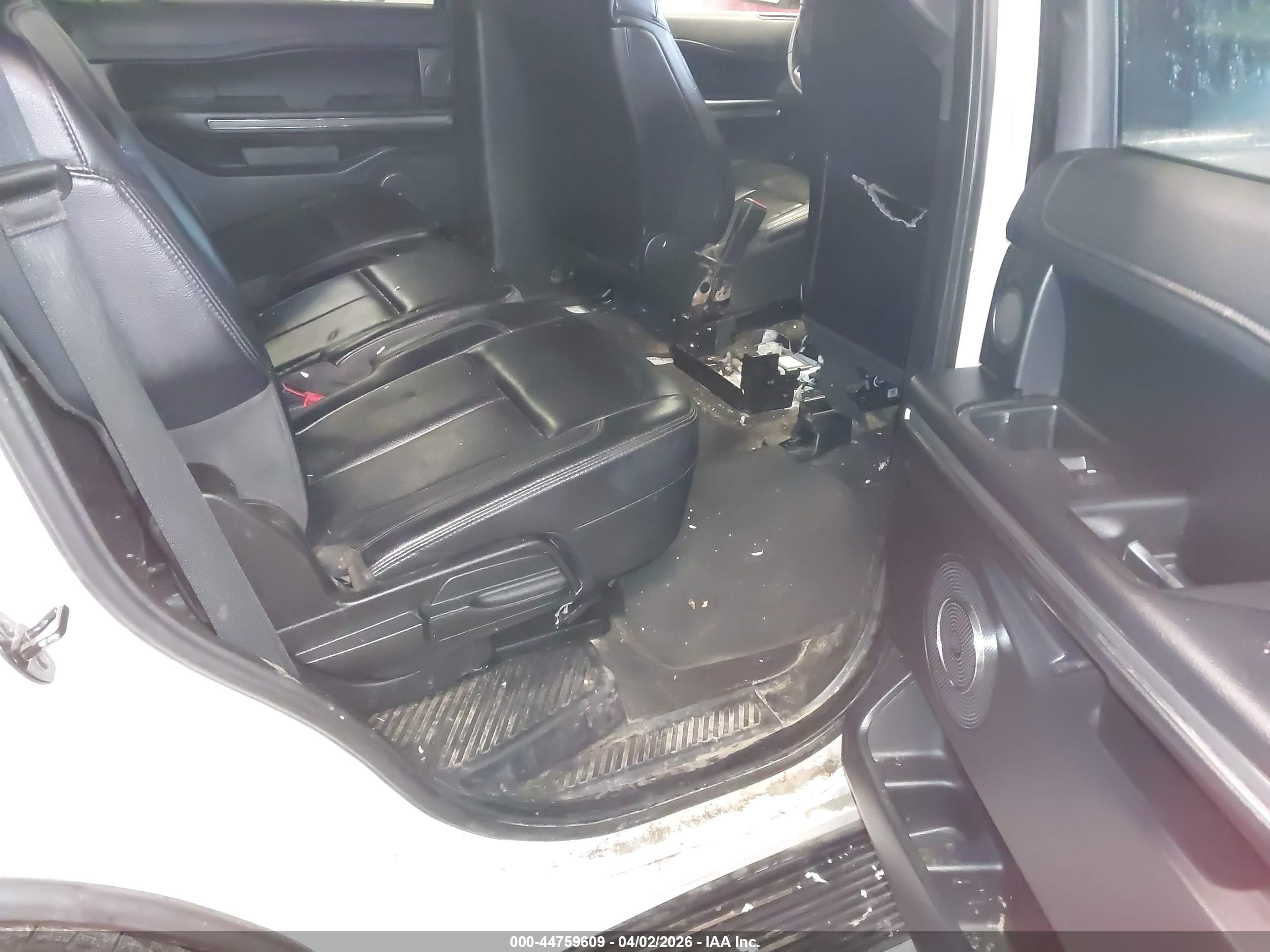 FORD EXPEDITION image 8