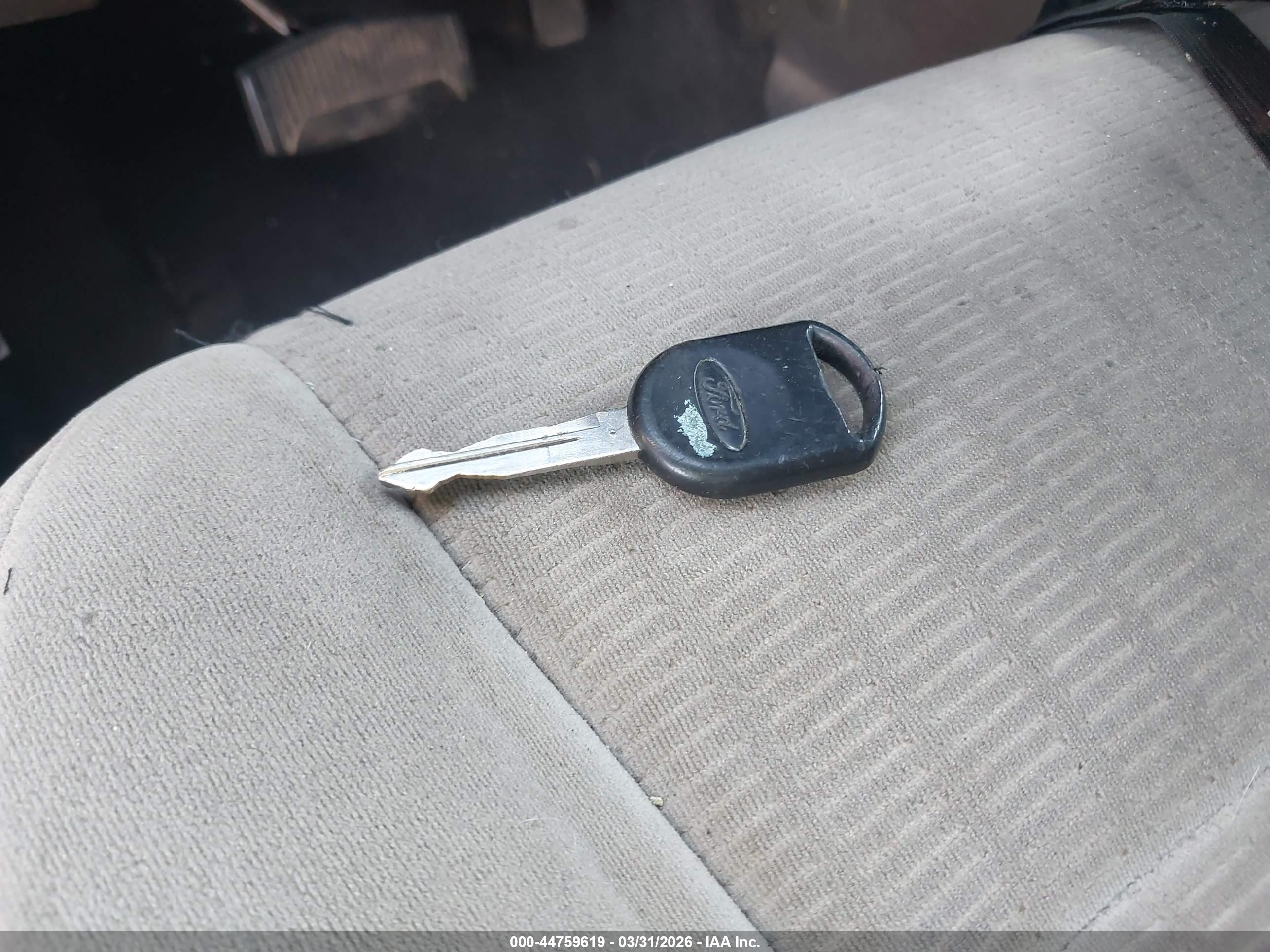 FORD EXPLORER image 11