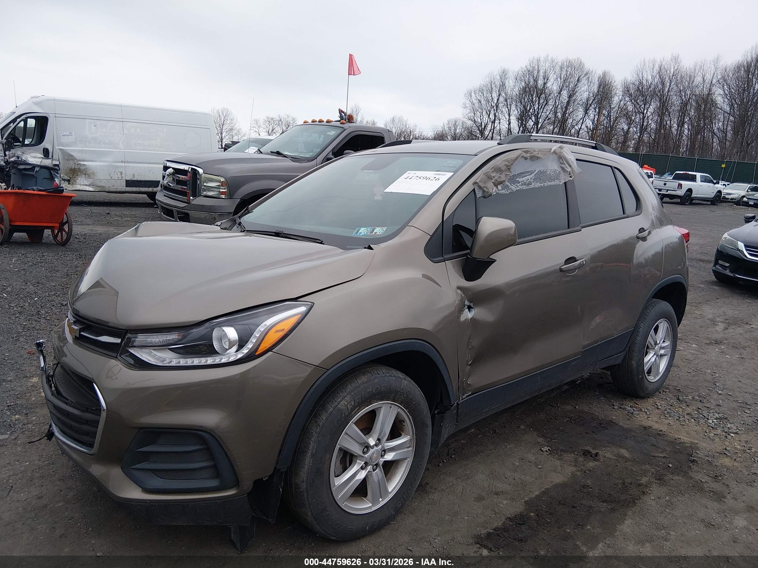 CHEVROLET TRAX image 2