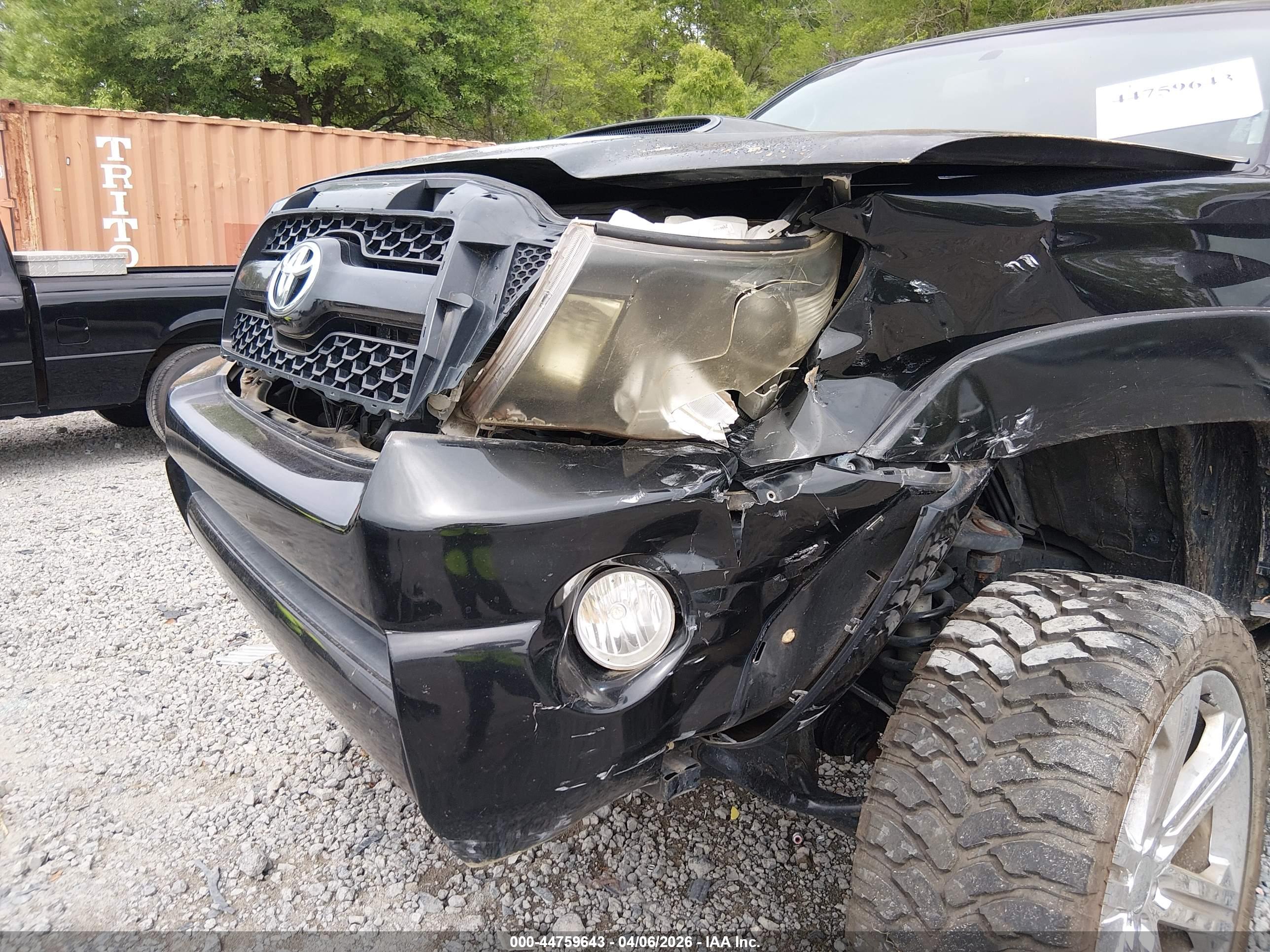 TOYOTA TACOMA image 6
