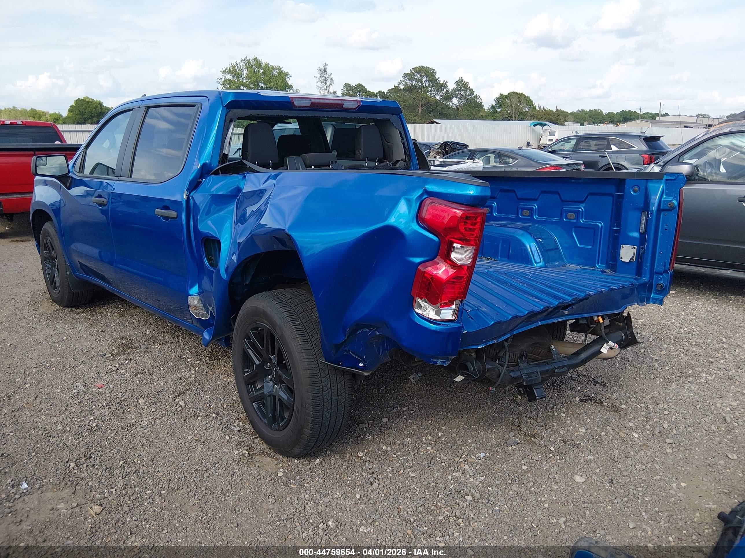 CHEVROLET SILVERADO image 3