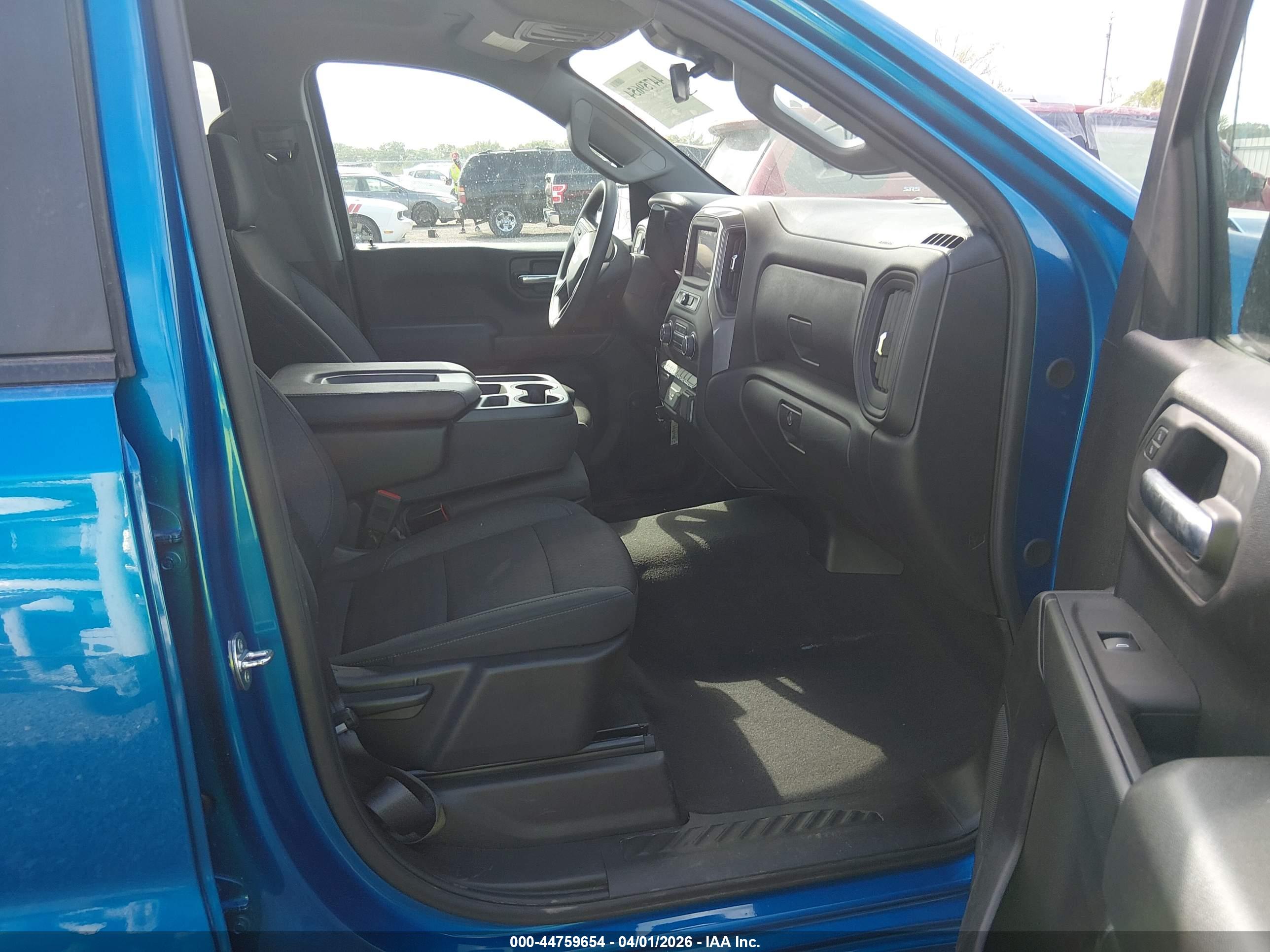 CHEVROLET SILVERADO image 5