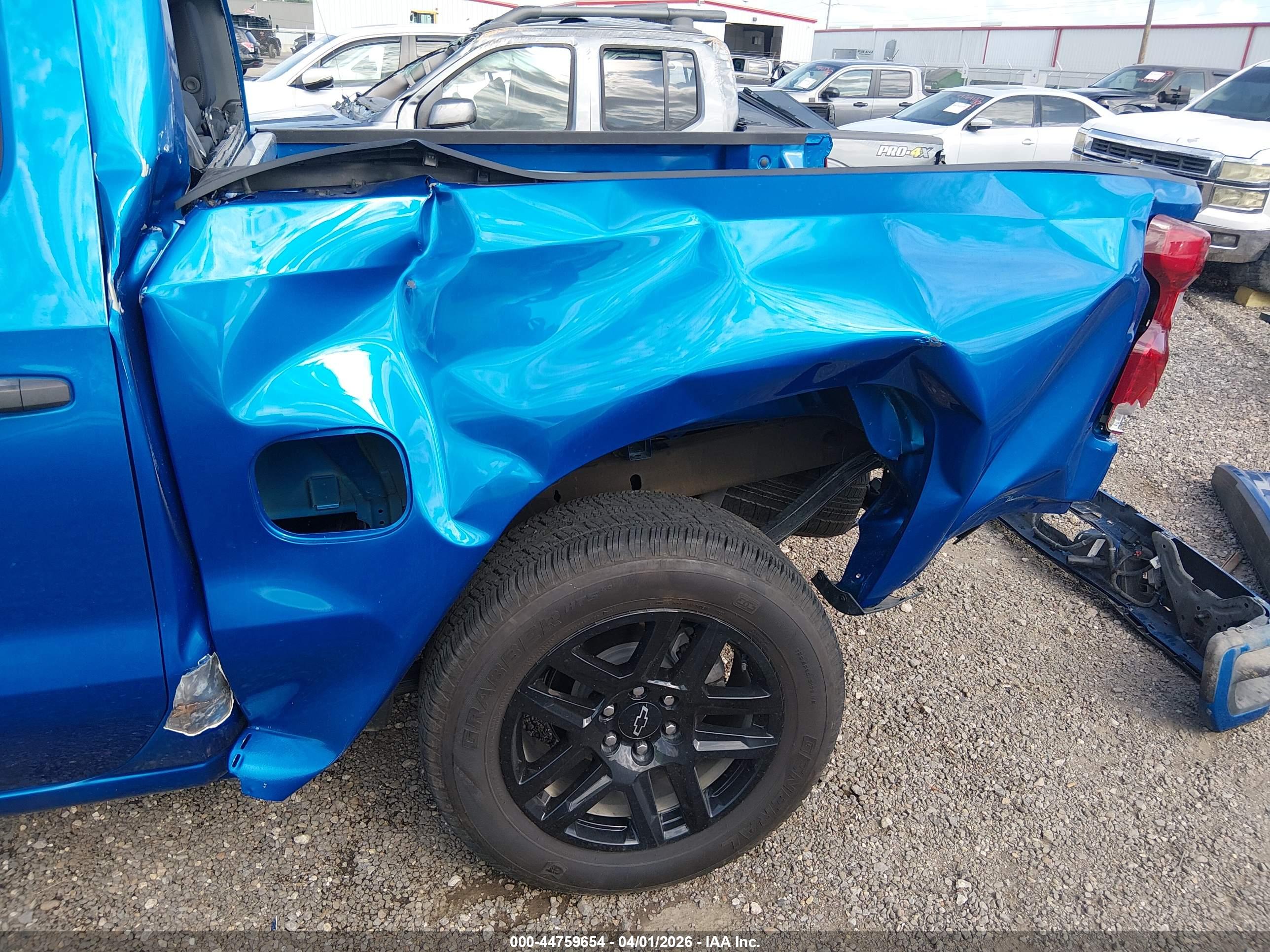 CHEVROLET SILVERADO image 6