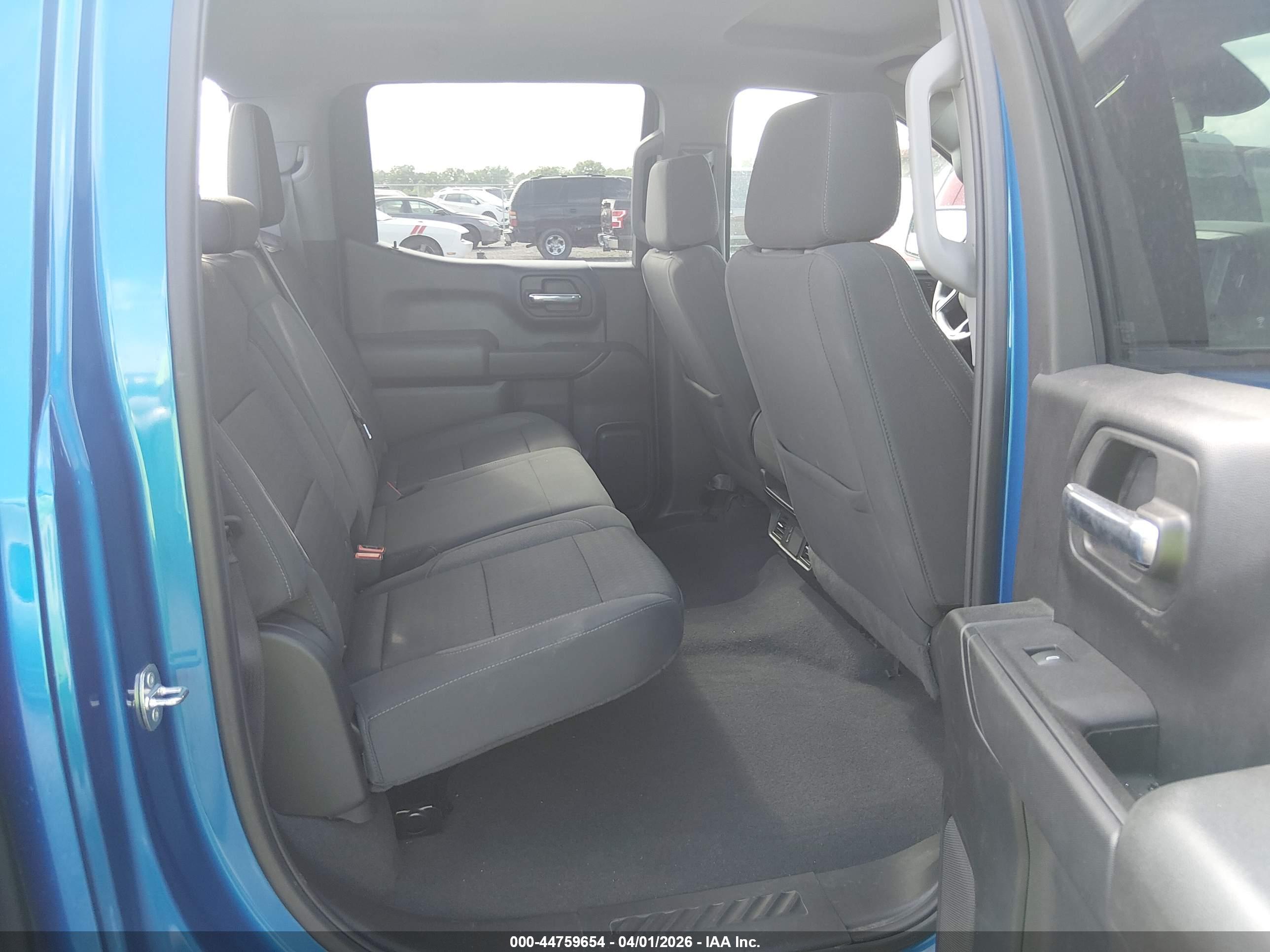 CHEVROLET SILVERADO image 8