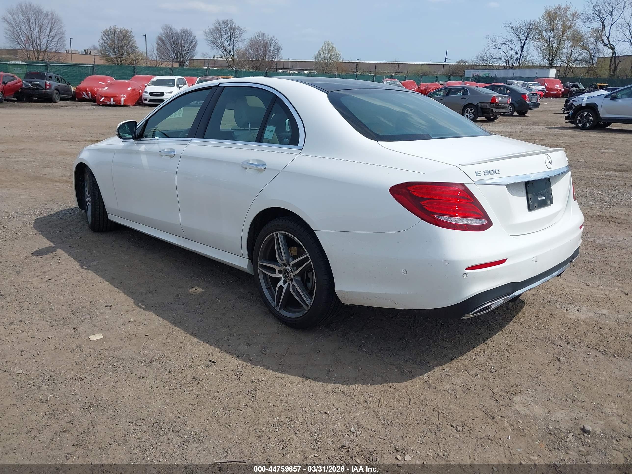 MERCEDES-BENZ E image 3