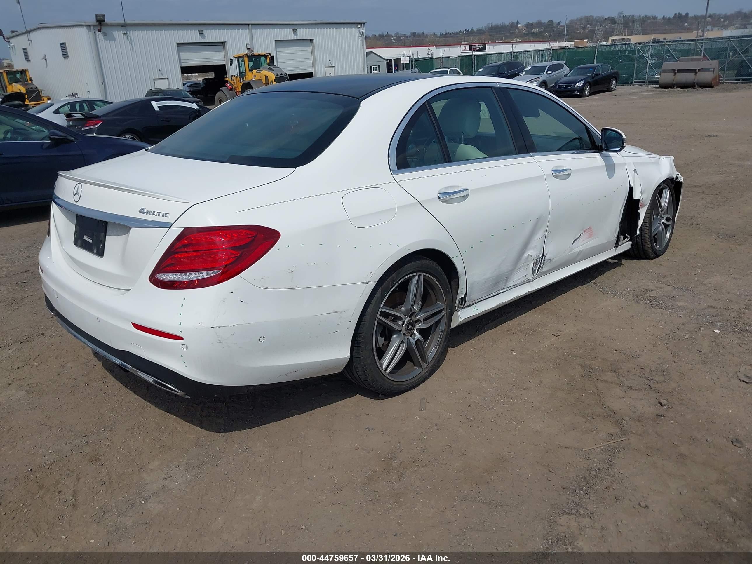 MERCEDES-BENZ E image 4