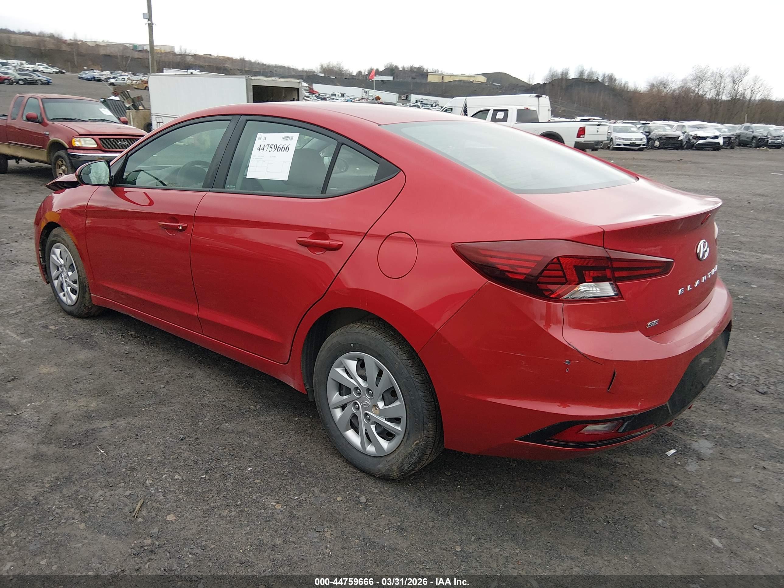 HYUNDAI ELANTRA image 3